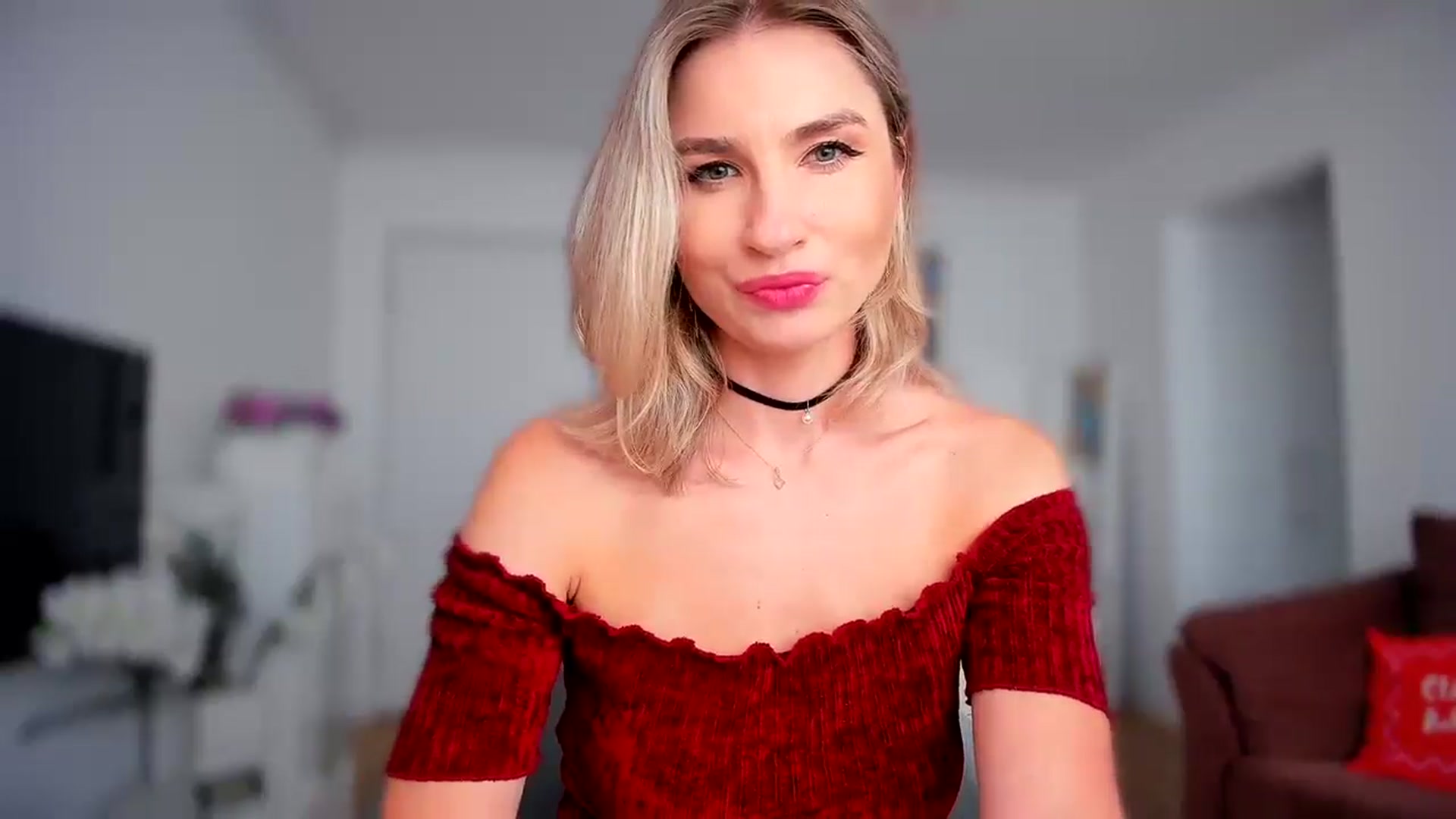 Gallery image thumbnail from AlyMiss's myfreecams stream on, 09/11/2025, 11:51 image 15 of 20