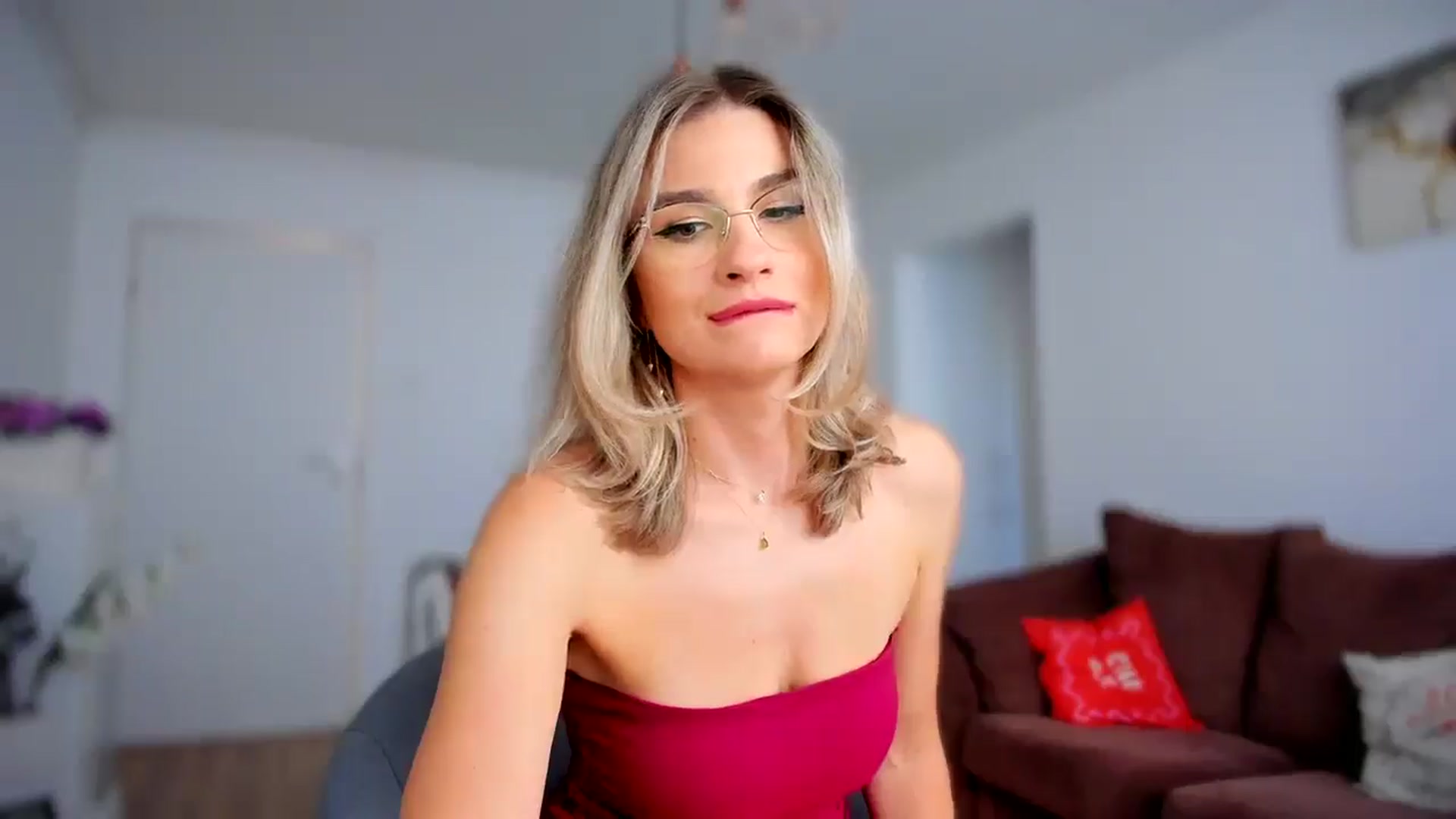 Gallery image thumbnail from AlyMiss's myfreecams stream on, 09/23/2025, 10:17 image 5 of 20