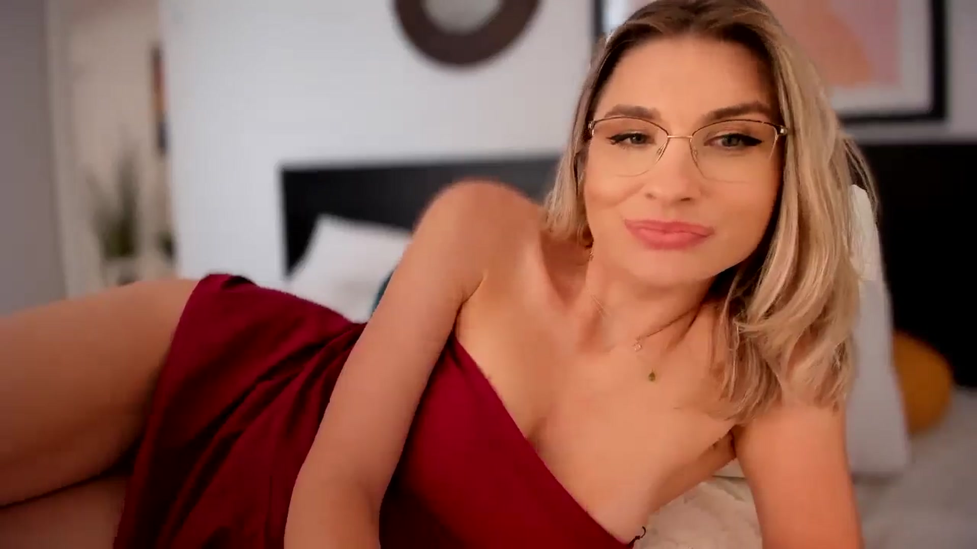 Gallery image thumbnail from AlyMiss's myfreecams stream on, 09/23/2025, 13:43 image 6 of 20