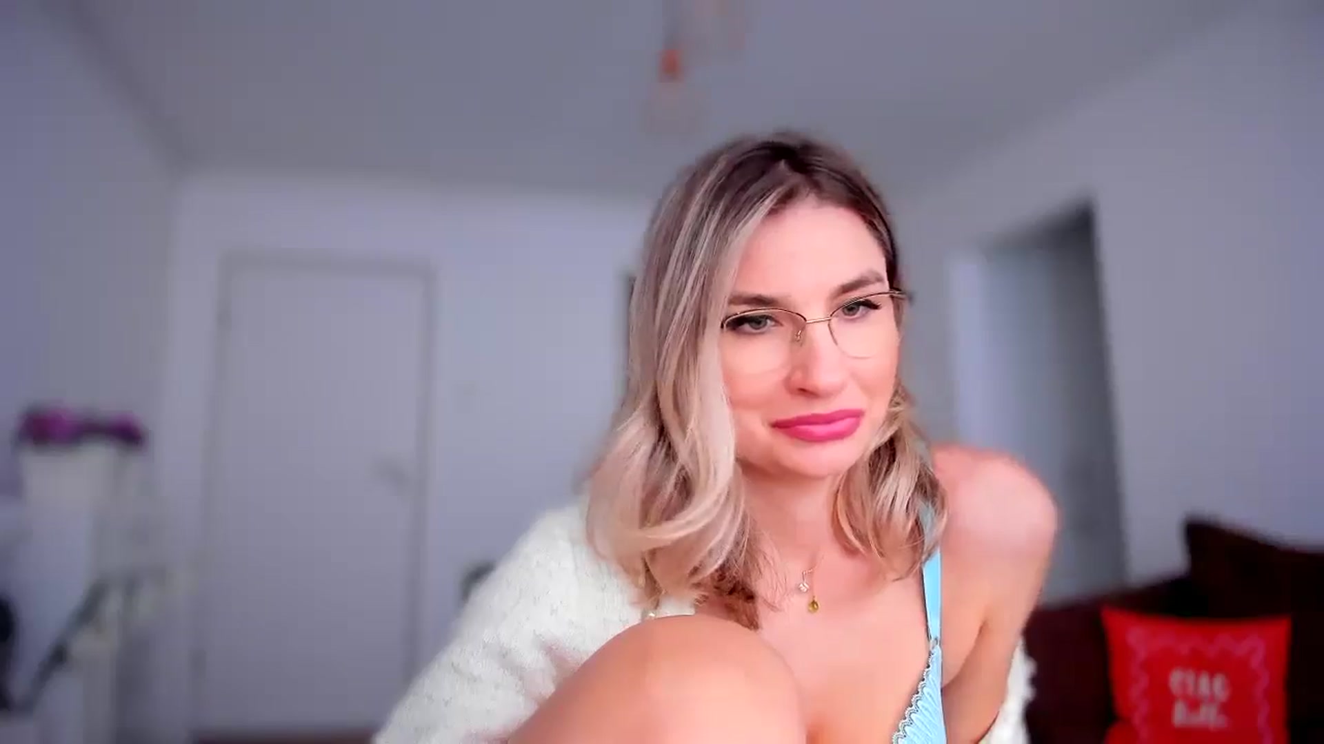 Gallery image thumbnail from AlyMiss's myfreecams stream on, 09/30/2025, 08:41 image 7 of 20