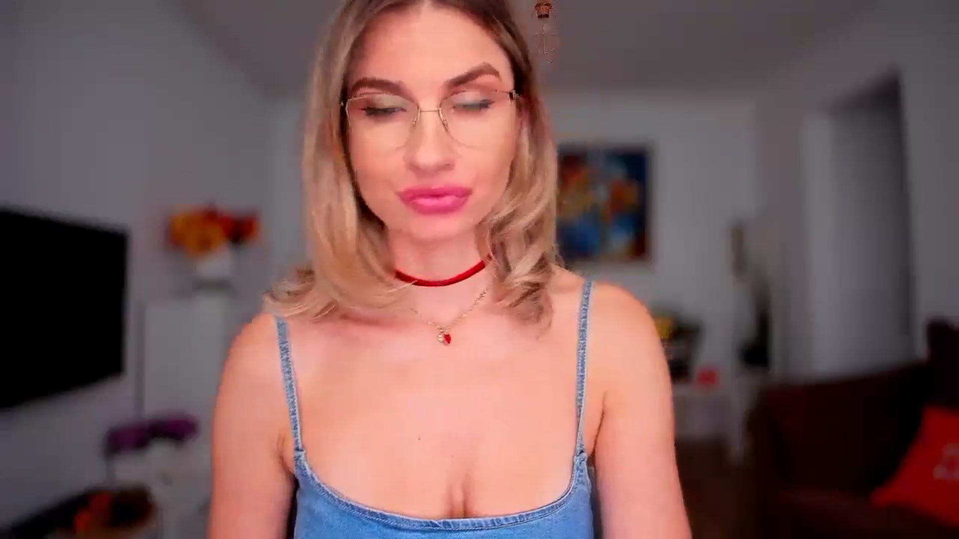 Gallery image thumbnail from AlyMiss's myfreecams stream on, 10/09/2025, 14:30 image 18 of 20