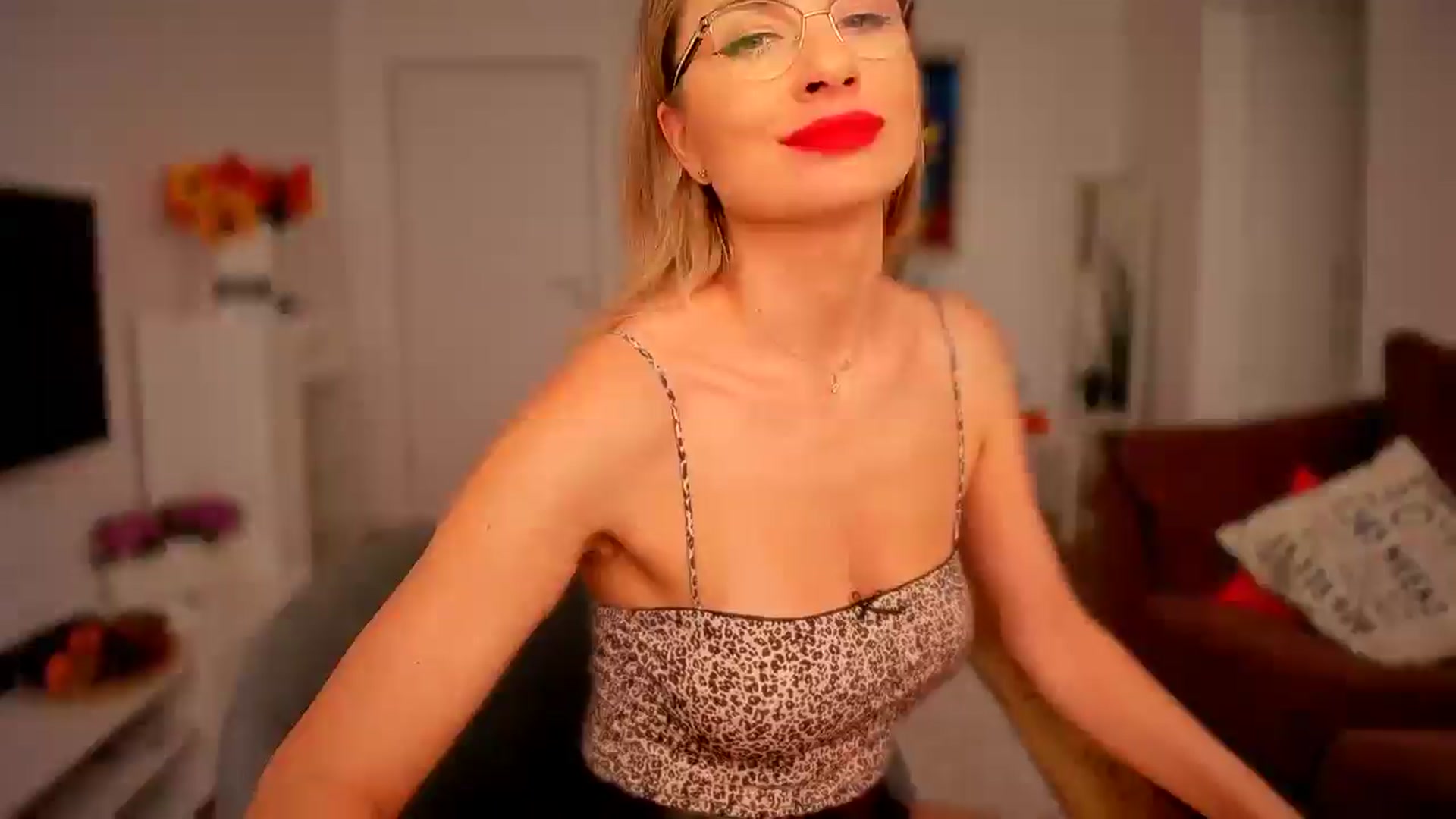 Gallery image thumbnail from AlyMiss's myfreecams stream on, 10/23/2025, 13:46 image 17 of 20