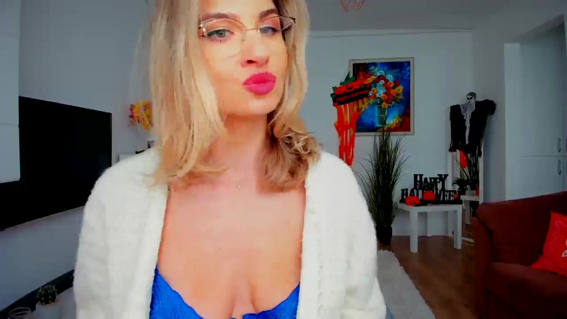 Gallery image thumbnail from AlyMiss's myfreecams stream on, 10/30/2025, 14:55 image 5 of 20