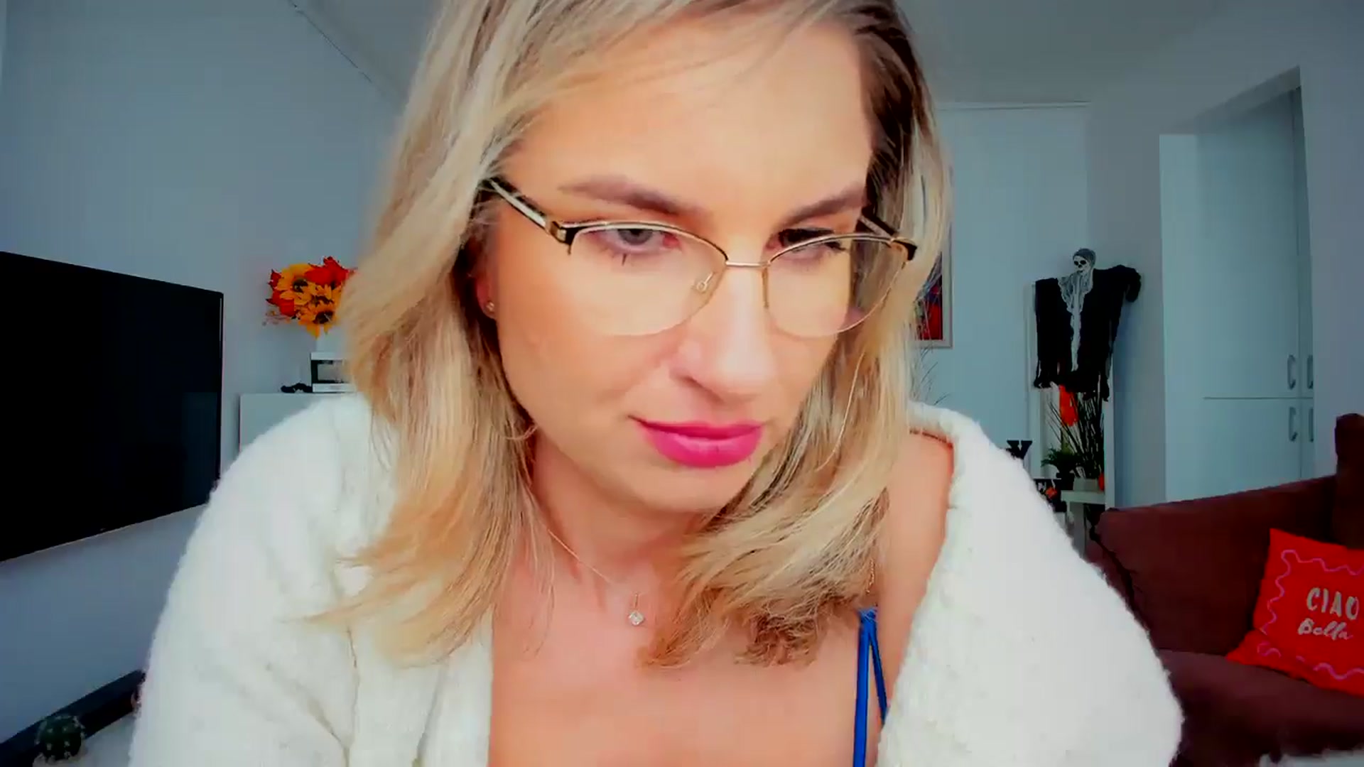 Gallery image thumbnail from AlyMiss's myfreecams stream on, 10/30/2025, 14:55 image 3 of 20