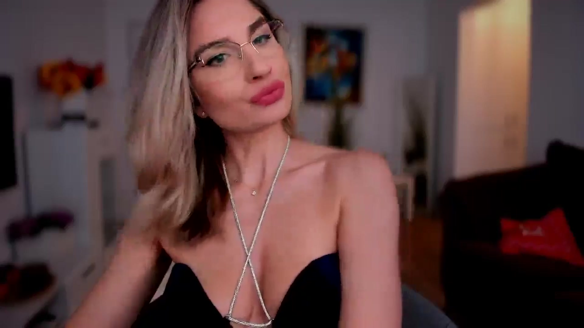 Gallery image thumbnail from AlyMiss's myfreecams stream on, 11/06/2025, 12:31 image 4 of 20