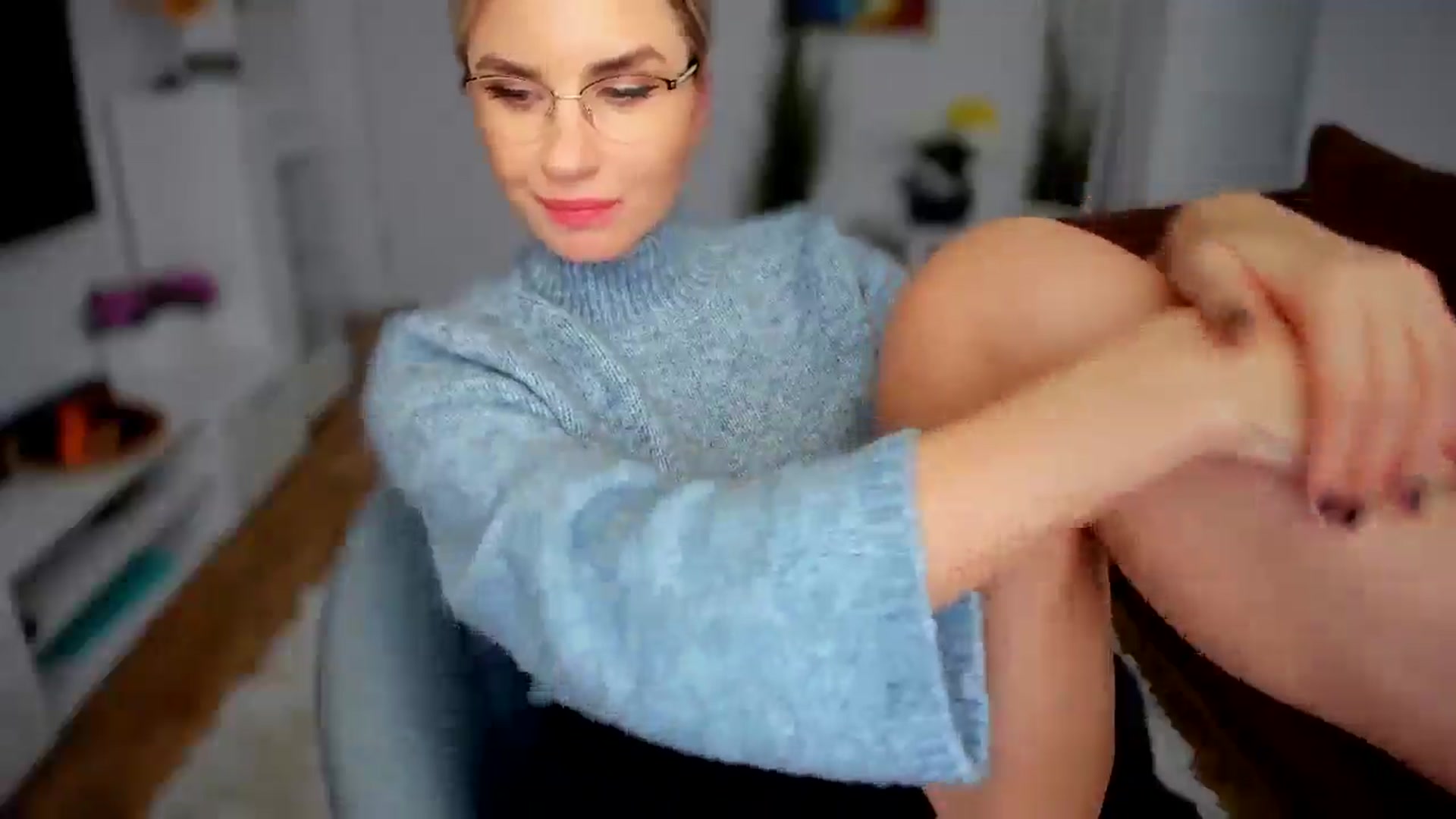 Gallery image thumbnail from AlyMiss's myfreecams stream on, 11/21/2025, 14:26 image 2 of 20
