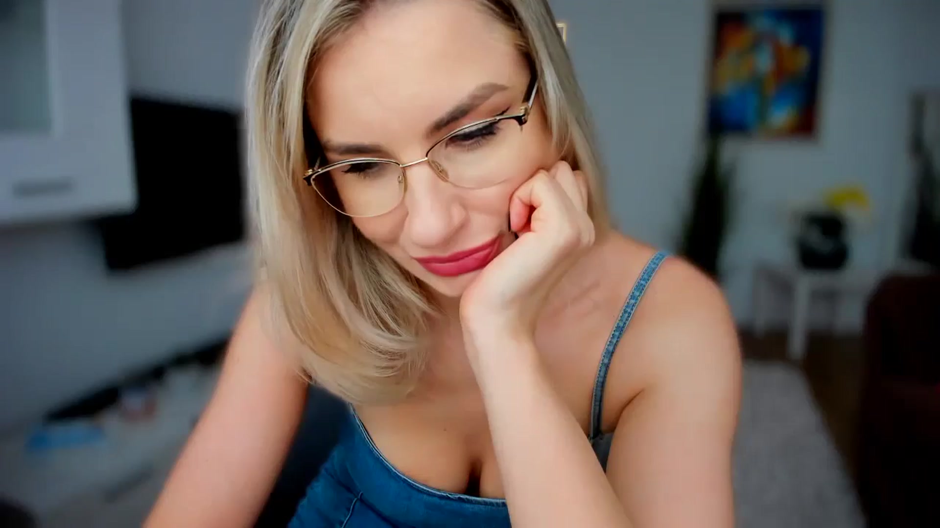 Gallery image thumbnail from AlyMiss's myfreecams stream on, 11/24/2025, 09:40 image 9 of 20