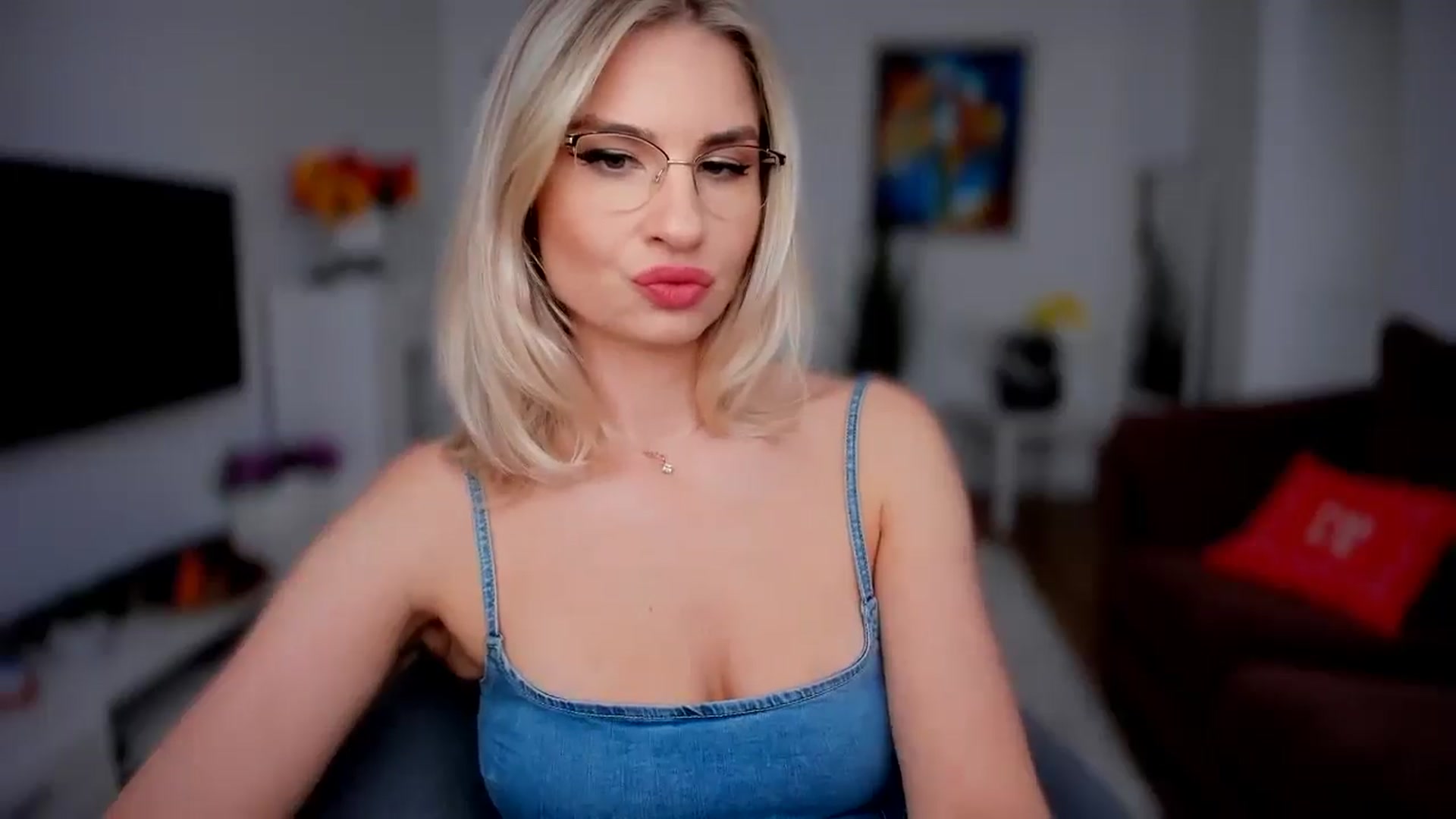 Gallery image thumbnail from AlyMiss's myfreecams stream on, 11/24/2025, 10:19 image 14 of 20