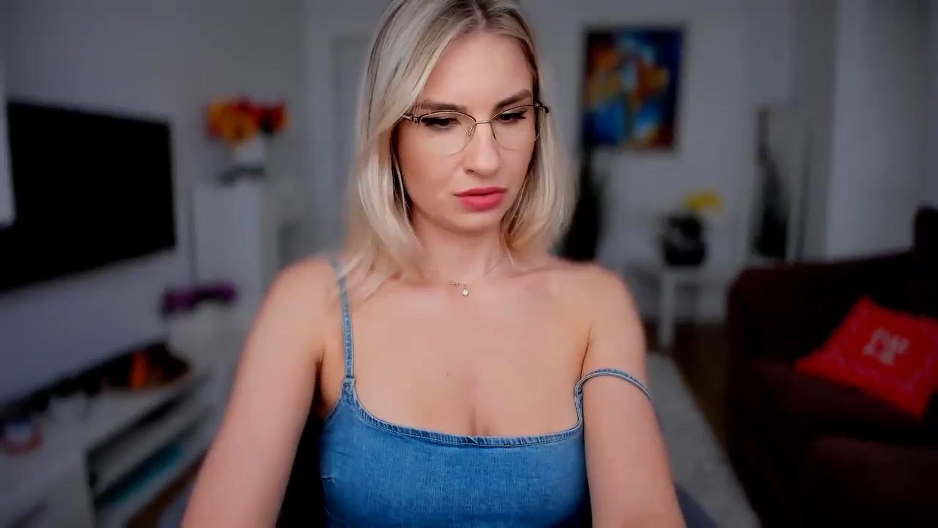 Gallery image thumbnail from AlyMiss's myfreecams stream on, 11/24/2025, 10:19 image 12 of 20