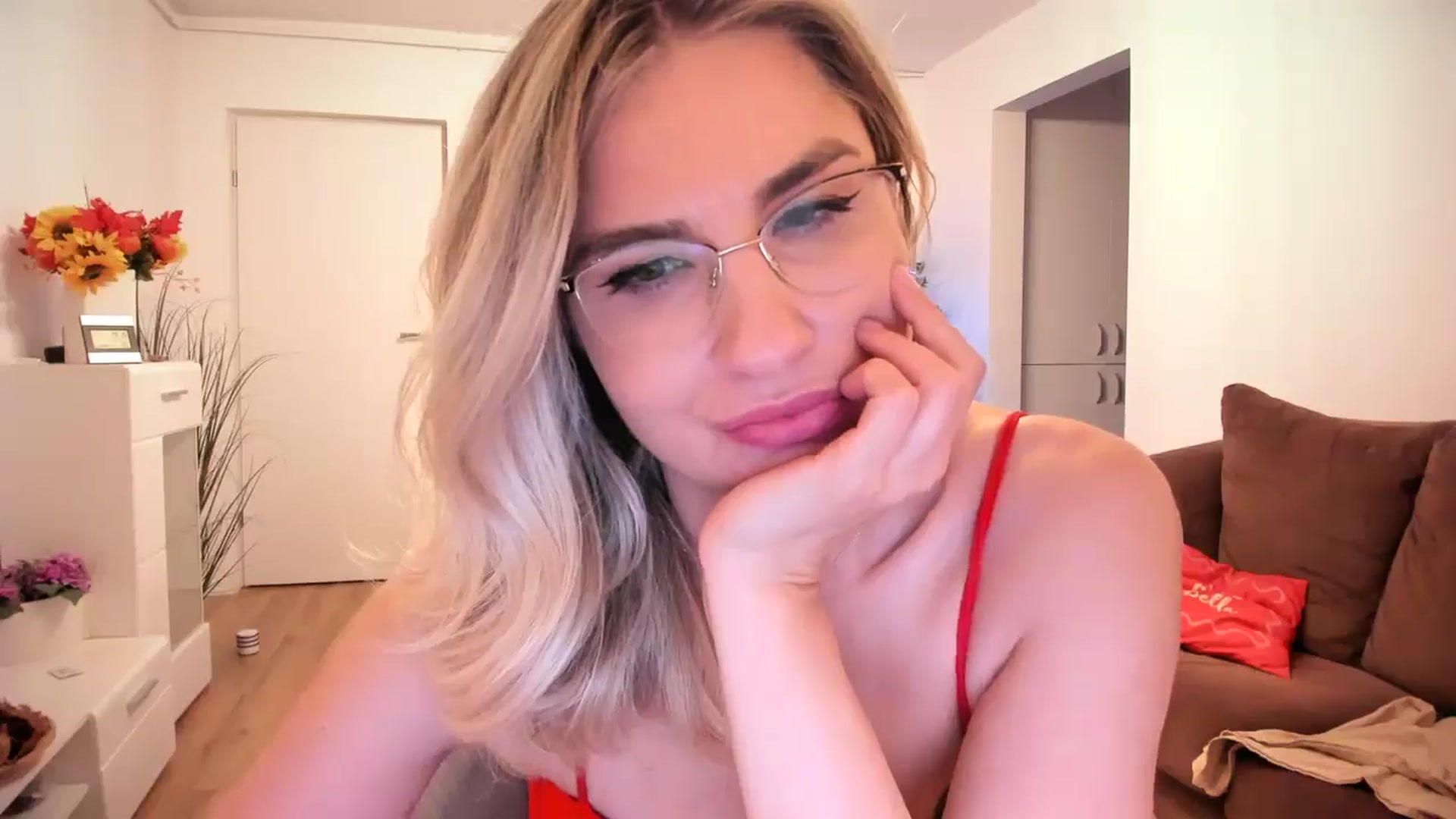 Gallery image thumbnail from AlyMiss's myfreecams stream on, 12/05/2025, 15:30 image 4 of 20