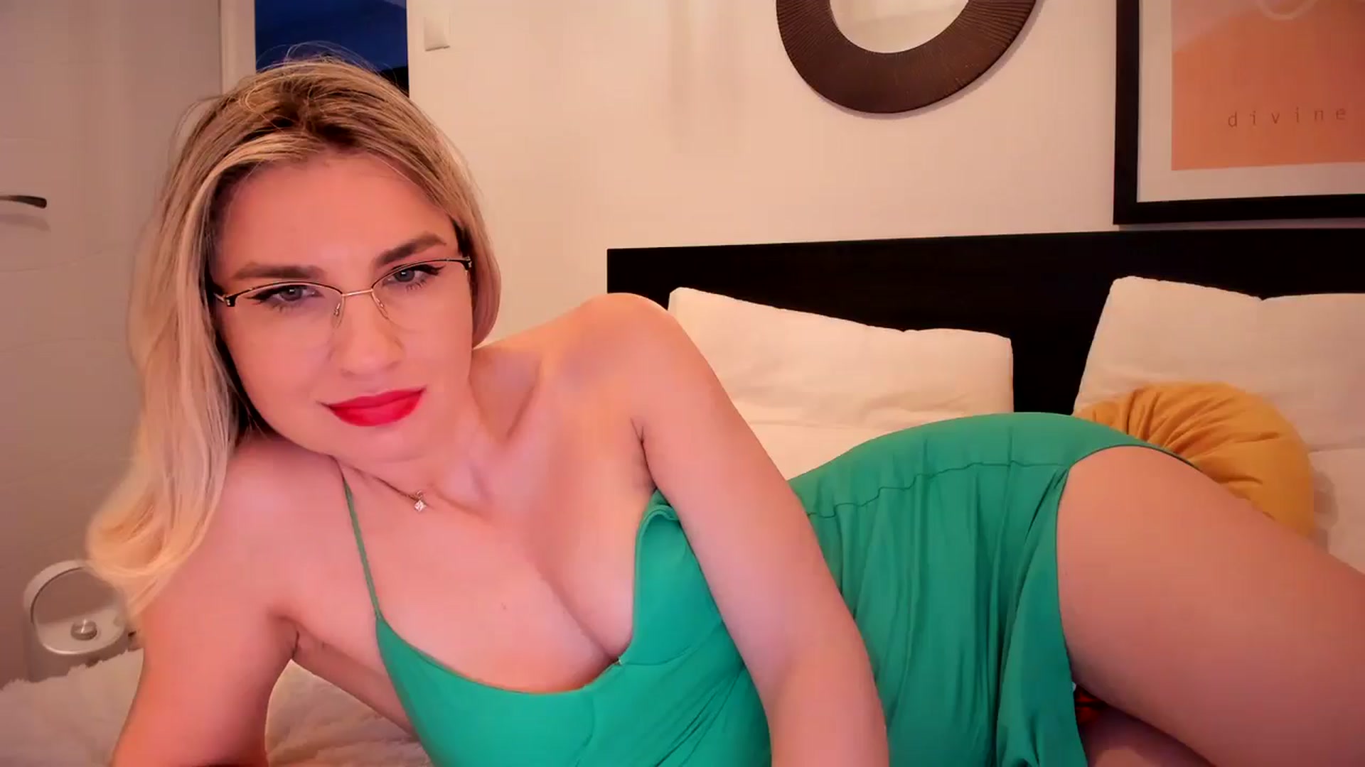Gallery image thumbnail from AlyMiss's myfreecams stream on, 12/09/2025, 15:31 image 6 of 20