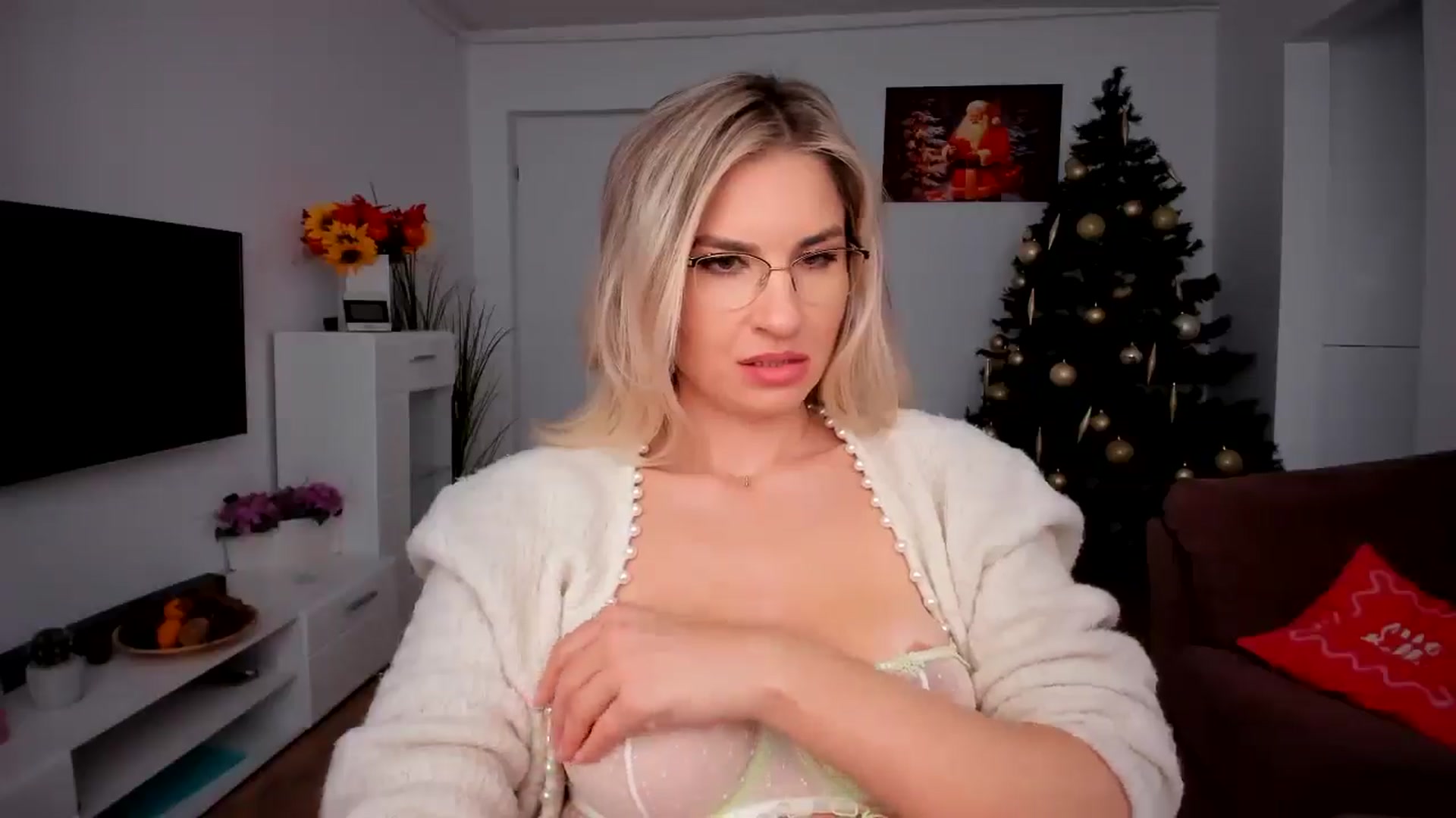 Gallery image thumbnail from AlyMiss's myfreecams stream on, 12/10/2025, 08:16 image 11 of 20
