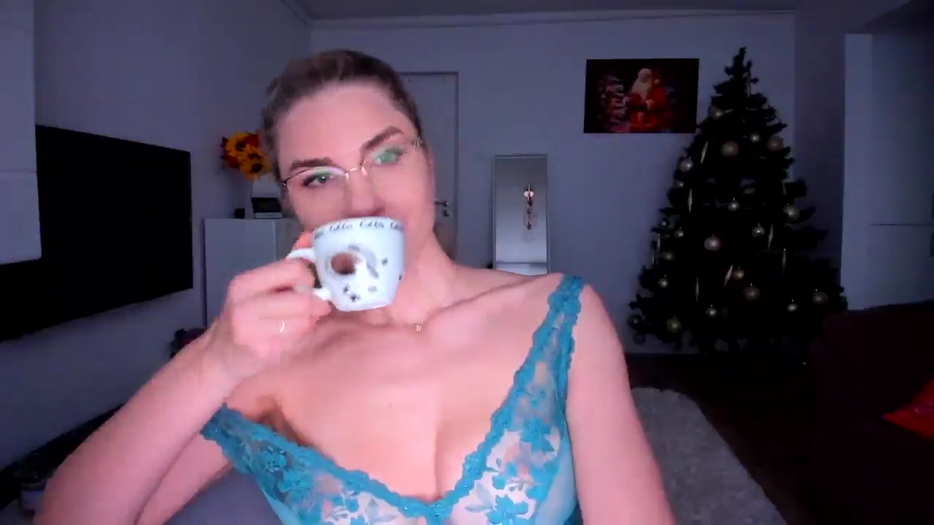 Gallery image thumbnail from AlyMiss's myfreecams stream on, 12/10/2025, 14:56 image 4 of 20