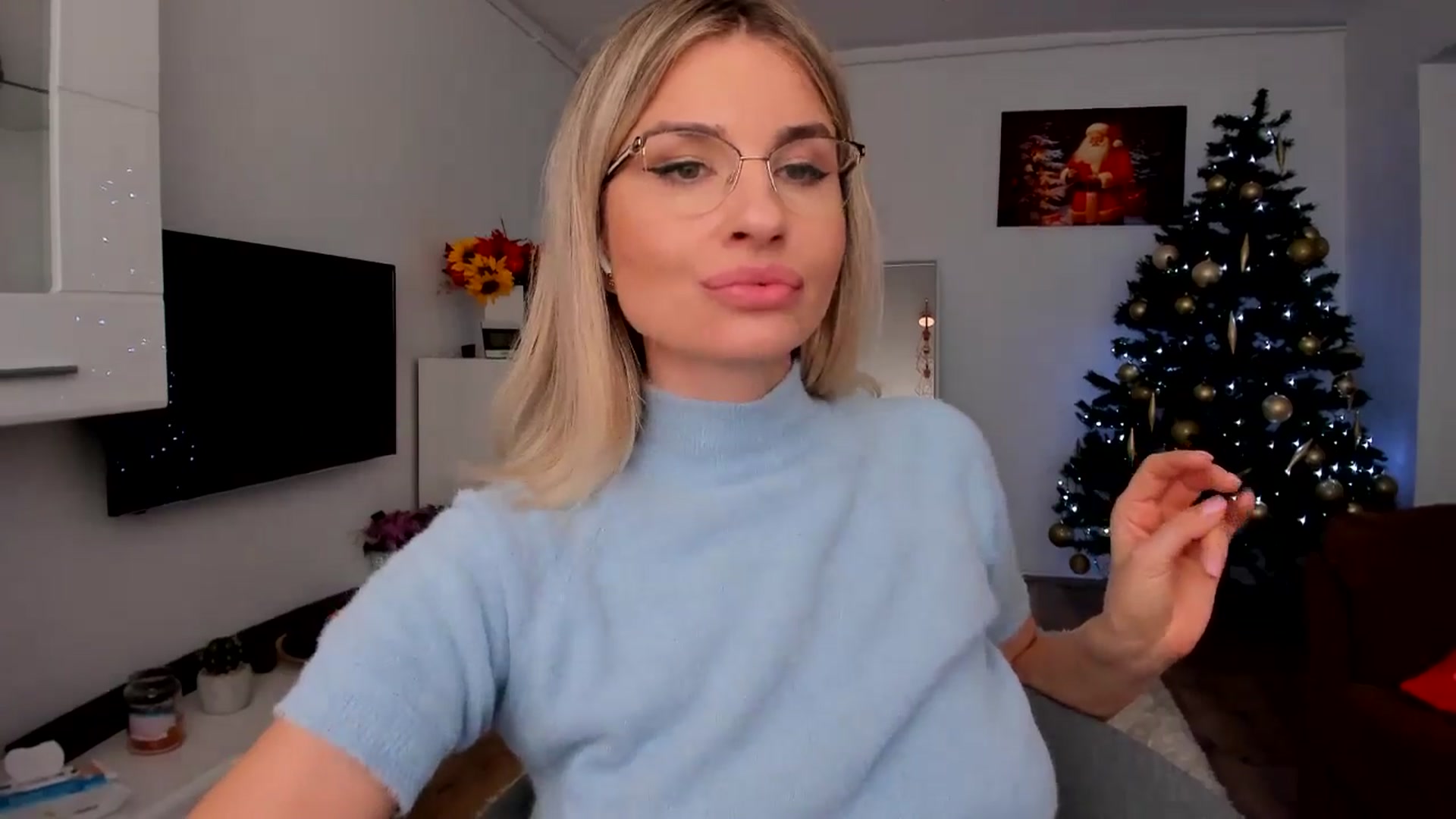 Gallery image thumbnail from AlyMiss's myfreecams stream on, 12/16/2025, 10:14 image 6 of 20