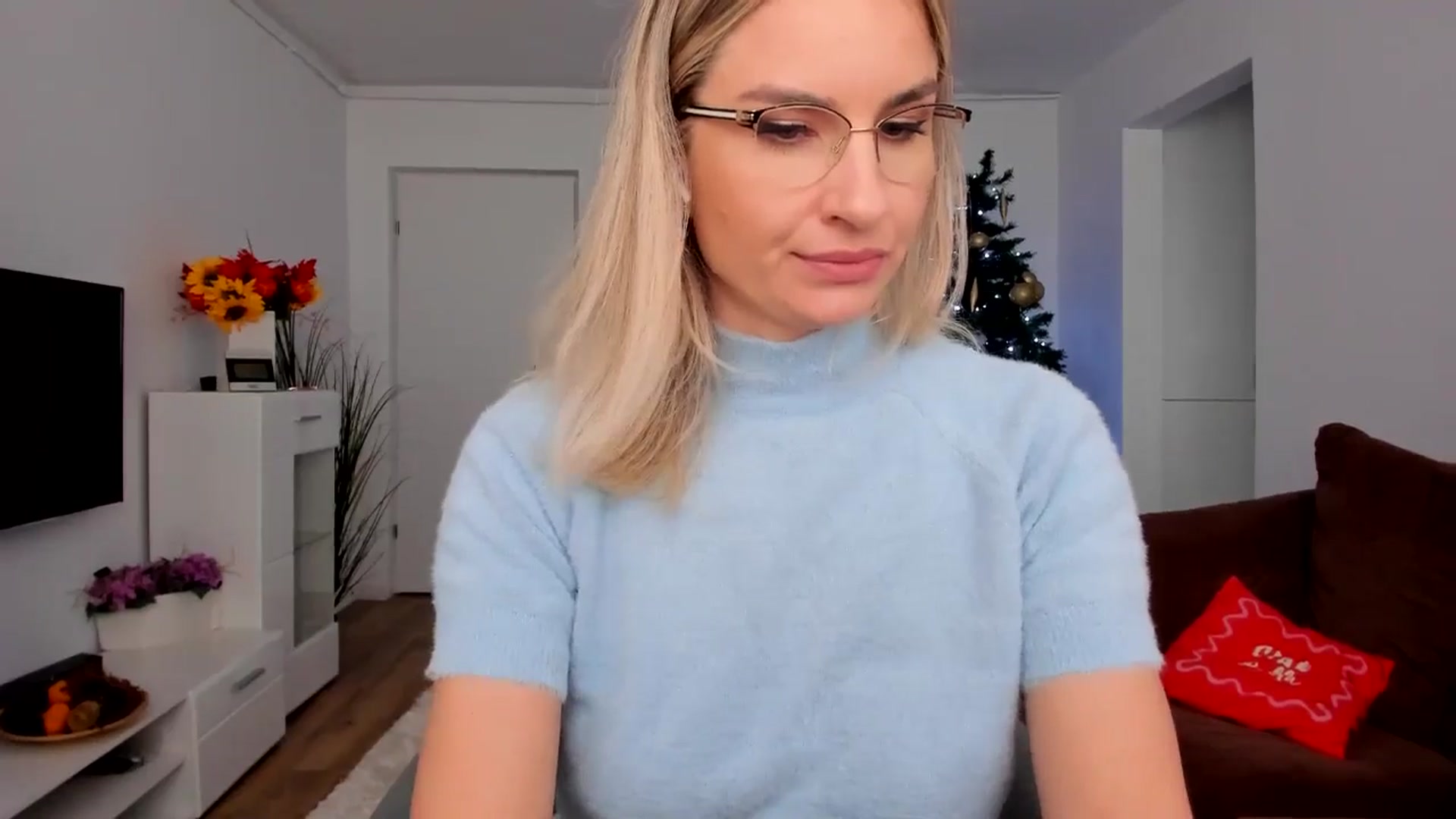 Gallery image thumbnail from AlyMiss's myfreecams stream on, 12/16/2025, 10:14 image 2 of 20