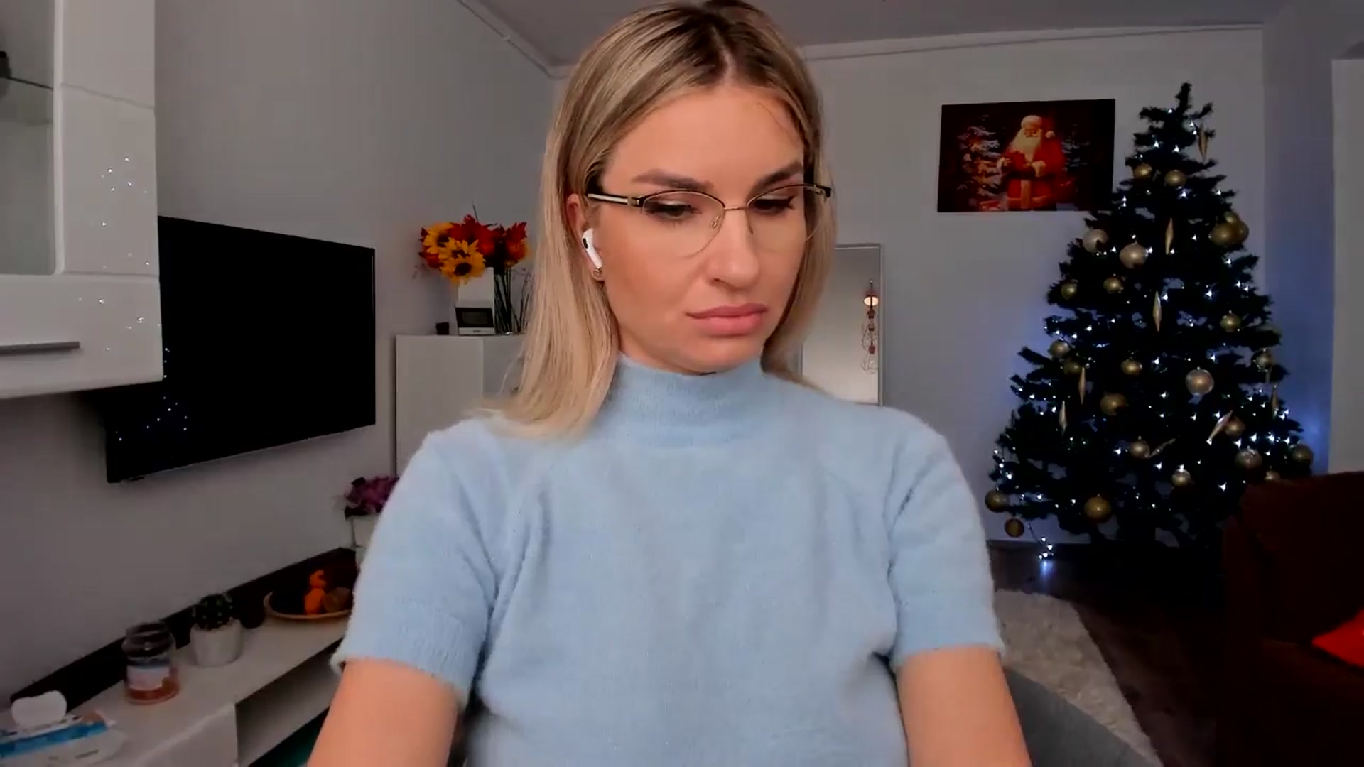 Gallery image thumbnail from AlyMiss's myfreecams stream on, 12/16/2025, 10:14 image 8 of 20