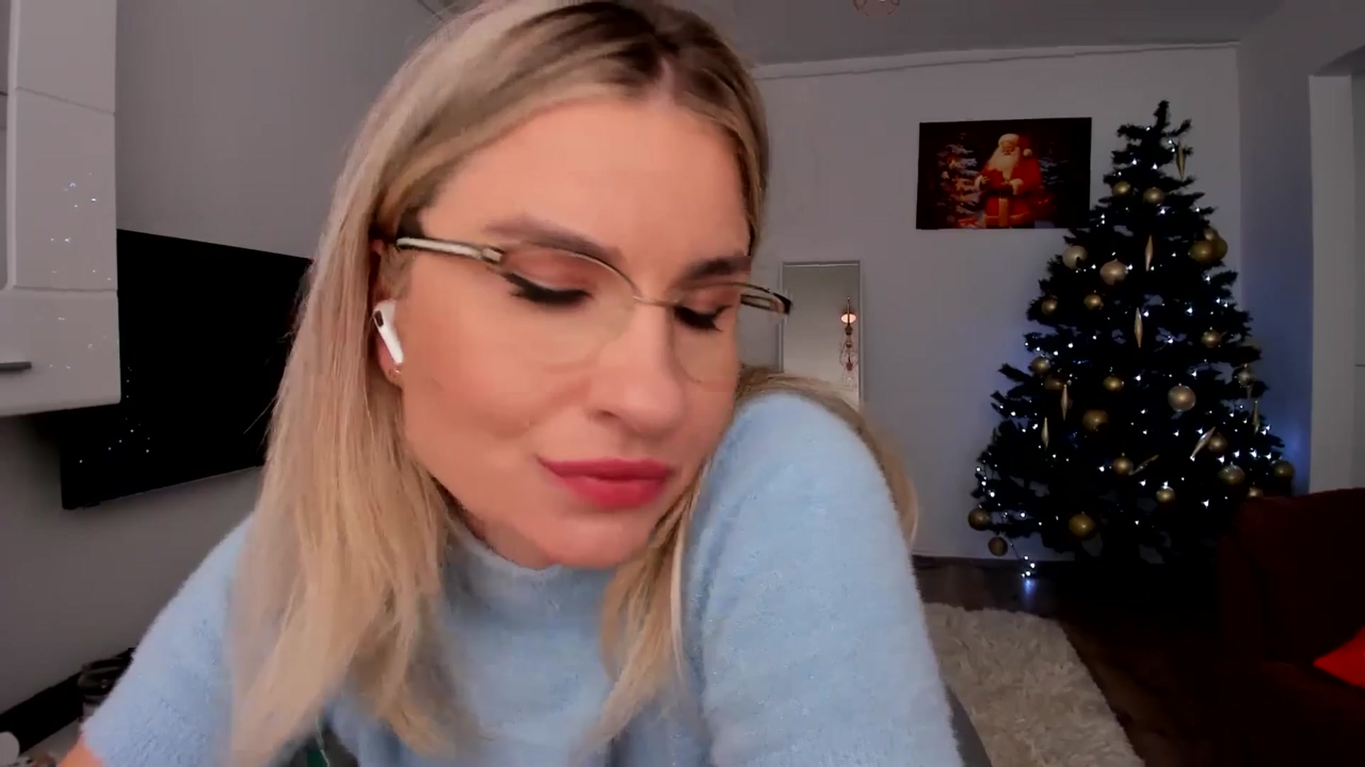 Gallery image thumbnail from AlyMiss's myfreecams stream on, 12/16/2025, 10:14 image 16 of 20