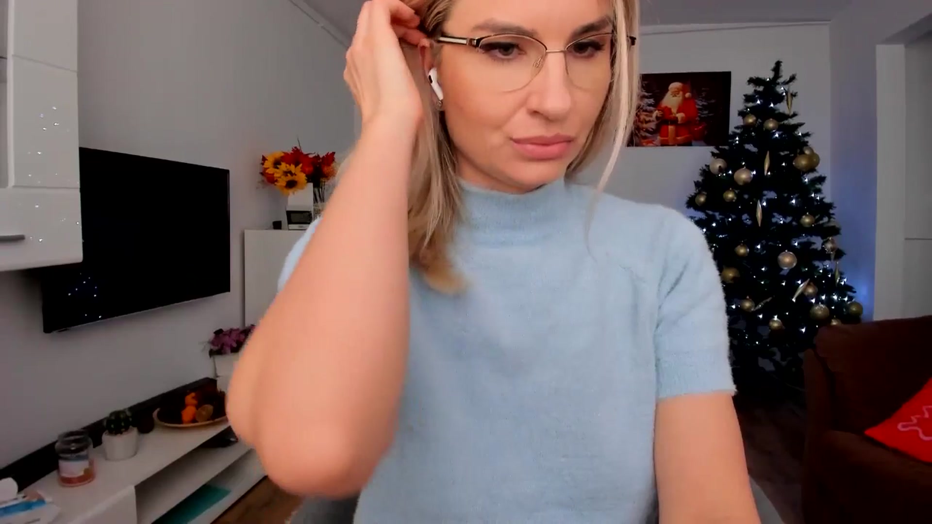 Gallery image thumbnail from AlyMiss's myfreecams stream on, 12/16/2025, 10:14 image 5 of 20