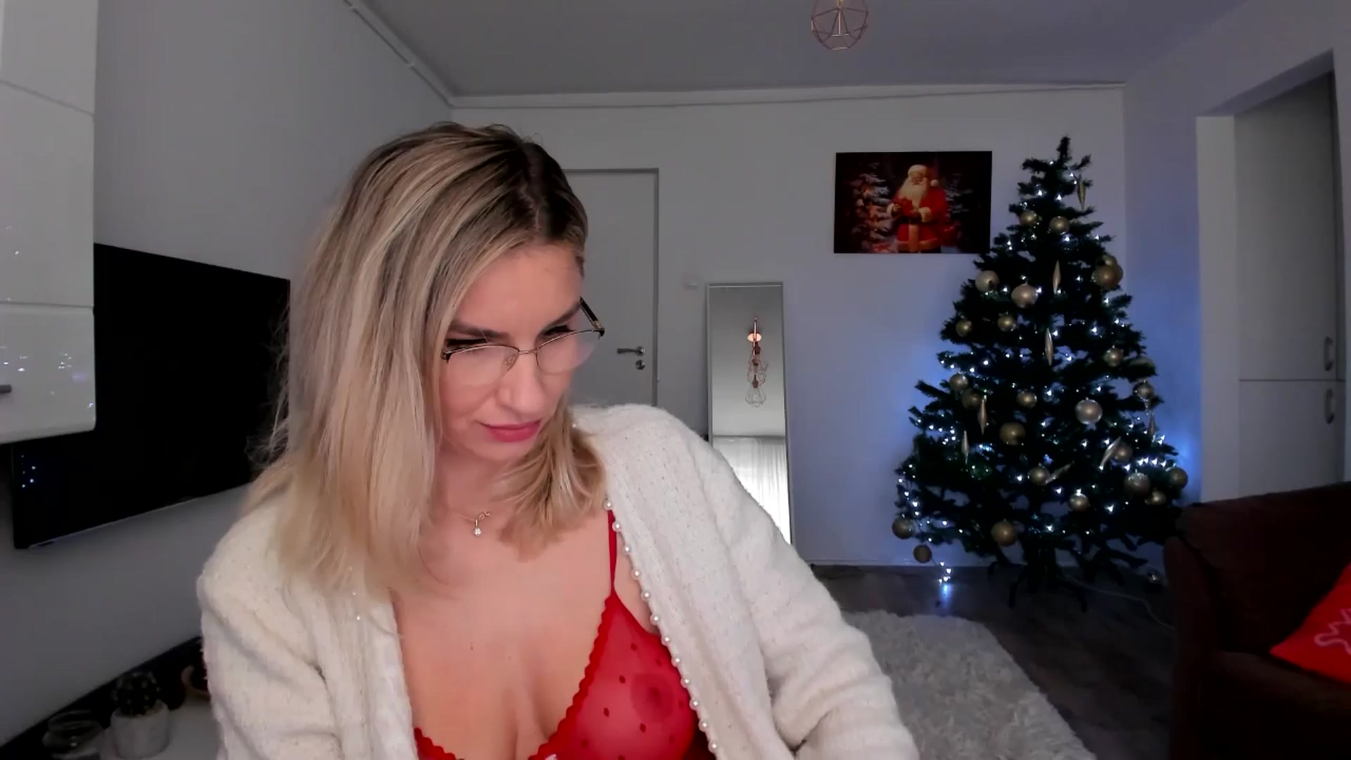Gallery image thumbnail from AlyMiss's myfreecams stream on, 12/17/2025, 07:55 image 3 of 20