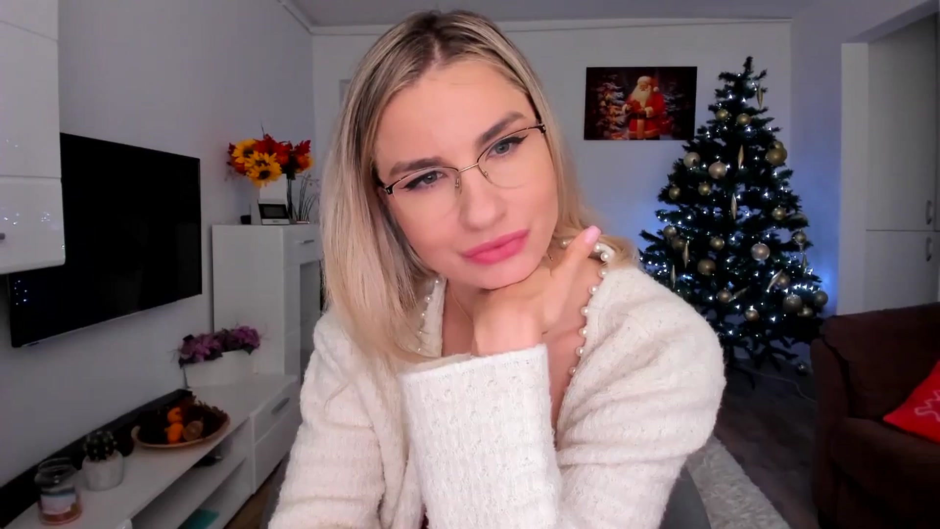 Gallery image thumbnail from AlyMiss's myfreecams stream on, 12/17/2025, 07:55 image 13 of 20