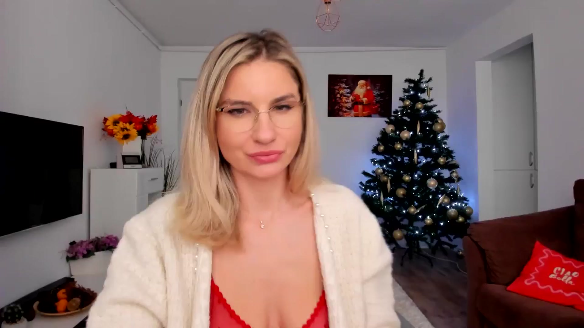 Gallery image thumbnail from AlyMiss's myfreecams stream on, 12/17/2025, 12:55 image 1 of 20