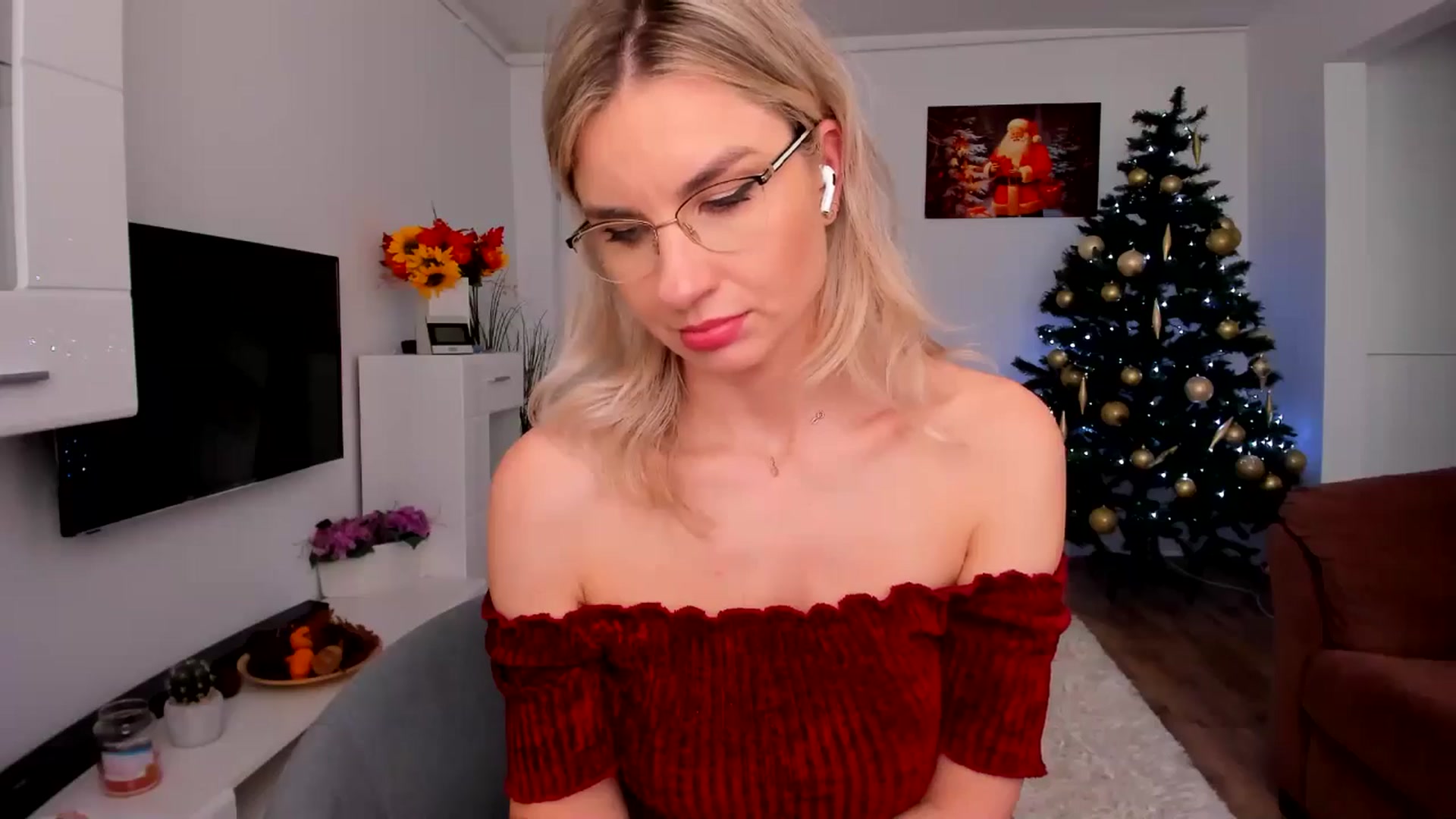 Gallery image thumbnail from AlyMiss's myfreecams stream on, 12/18/2025, 09:00 image 12 of 20