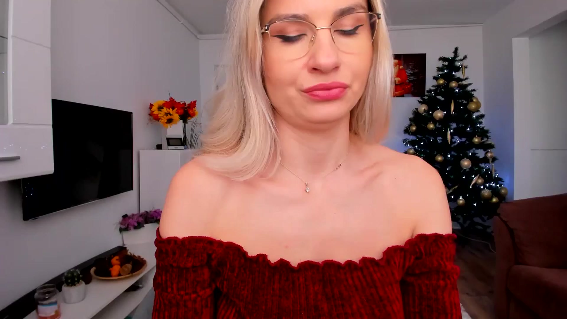 Gallery image thumbnail from AlyMiss's myfreecams stream on, 12/18/2025, 09:00 image 16 of 20