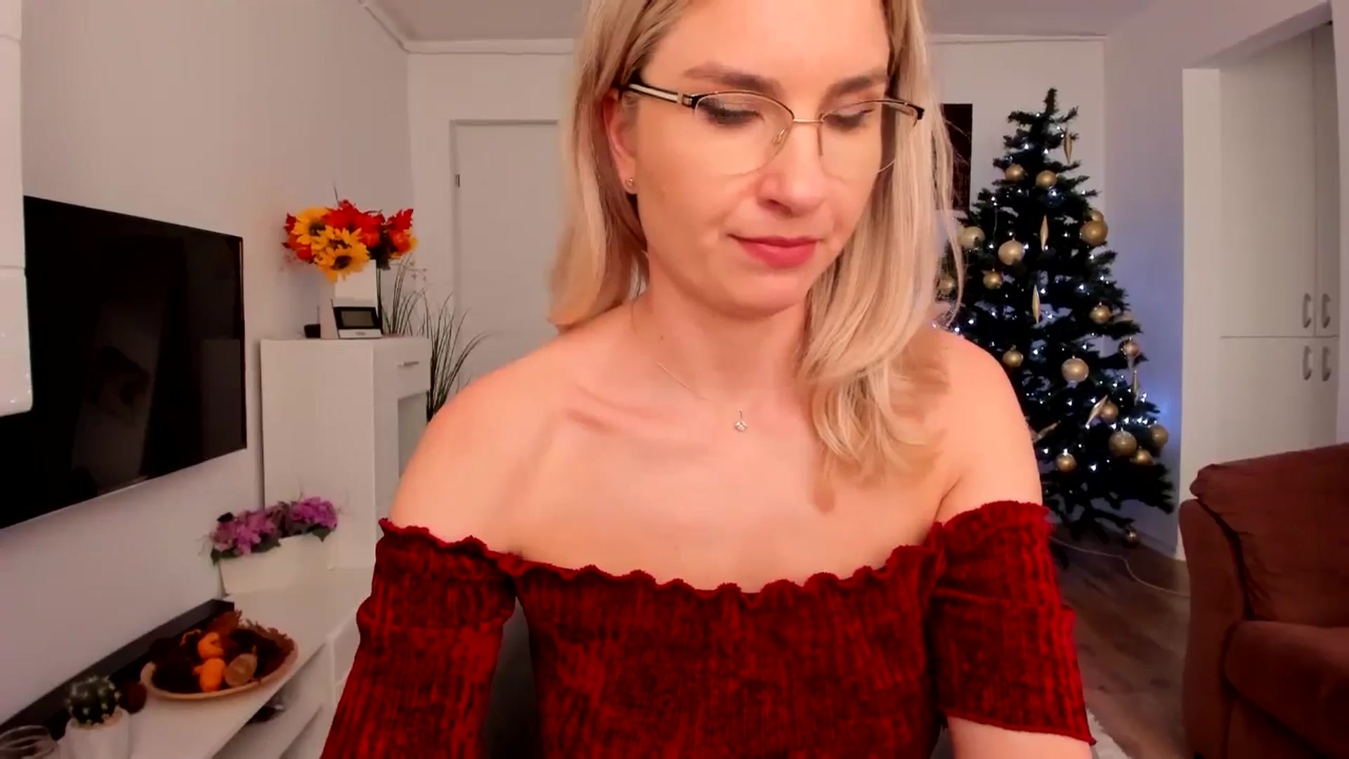 Gallery image thumbnail from AlyMiss's myfreecams stream on, 12/18/2025, 14:42 image 4 of 20