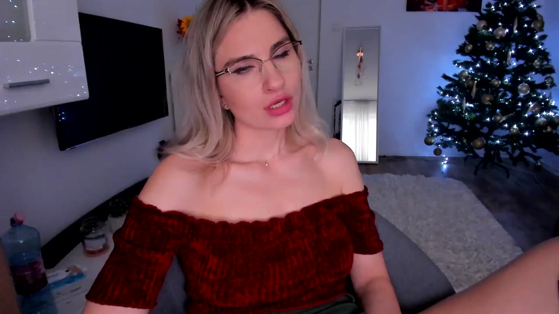 Gallery image thumbnail from AlyMiss's myfreecams stream on, 12/18/2025, 14:42 image 16 of 20