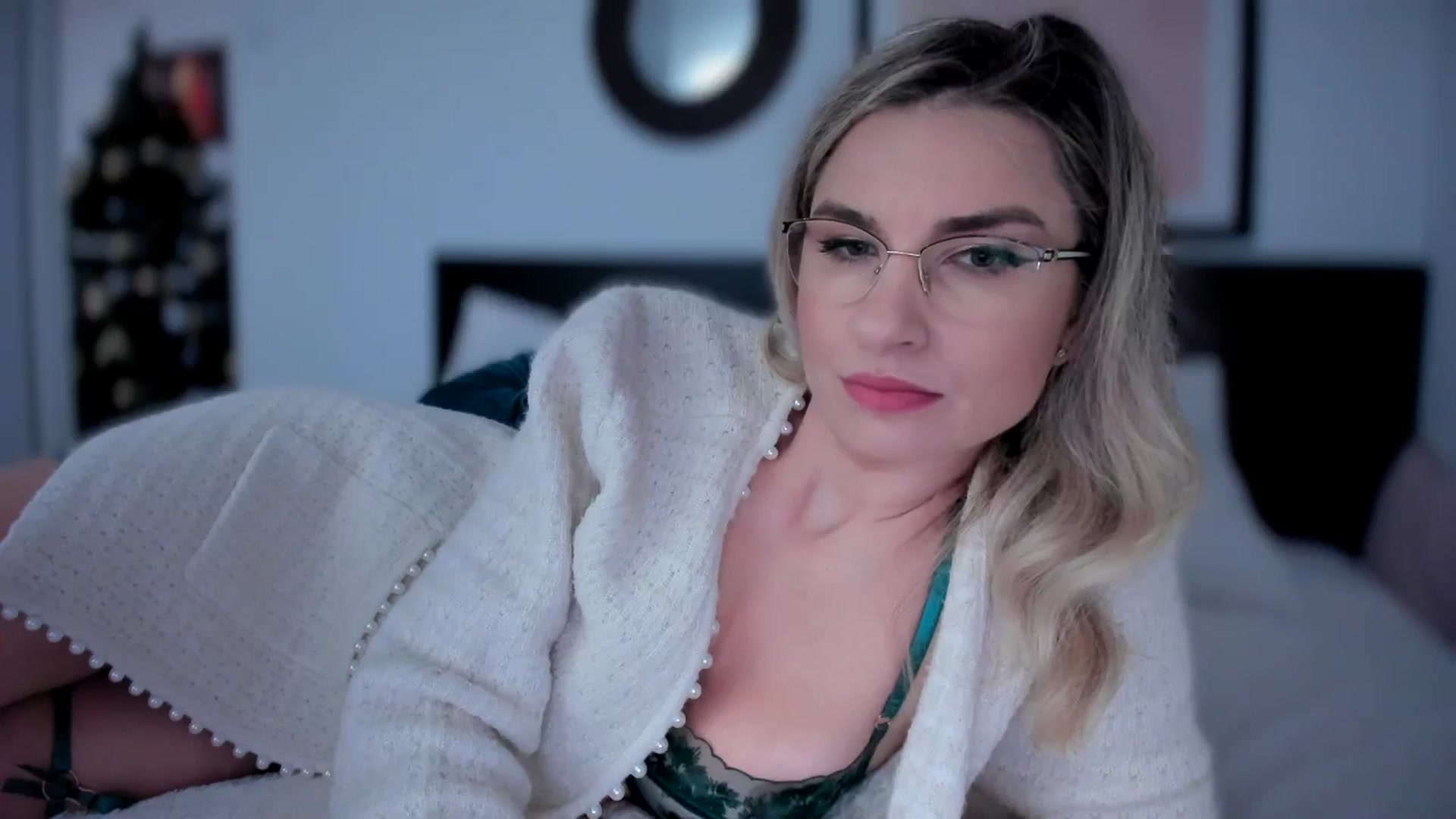 Gallery image thumbnail from AlyMiss's myfreecams stream on, 01/08/2026, 09:03 image 1 of 20