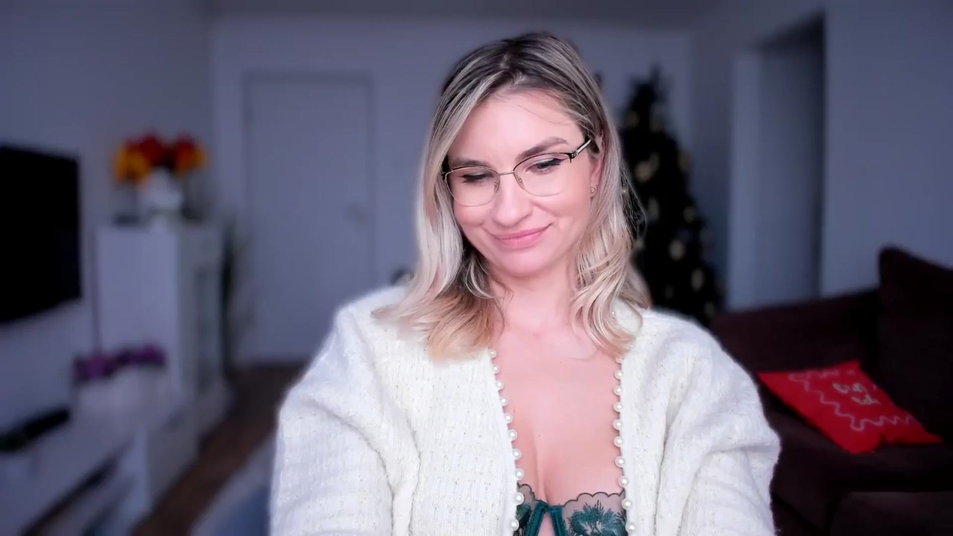Gallery image thumbnail from AlyMiss's myfreecams stream on, 01/08/2026, 12:48 image 2 of 20