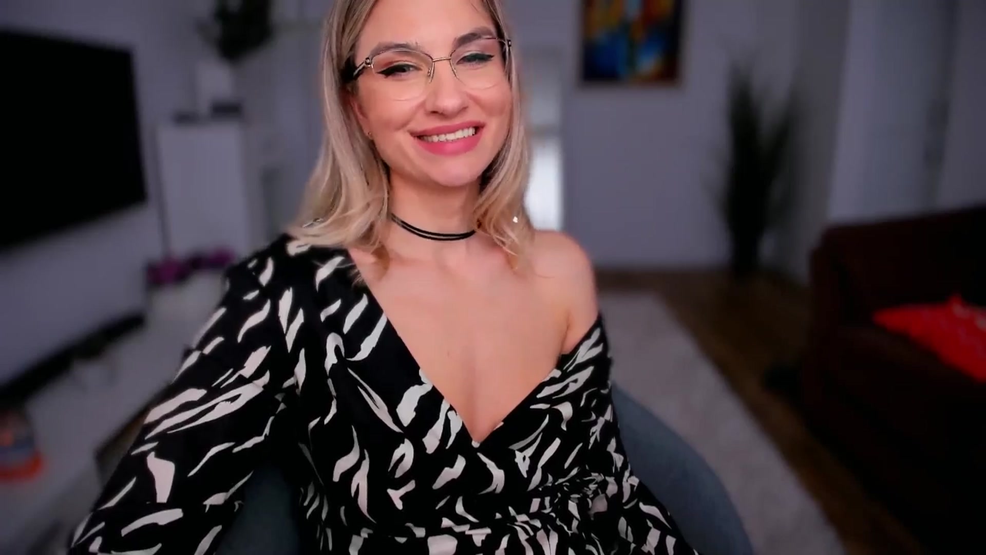 Gallery image thumbnail from AlyMiss's myfreecams stream on, 01/12/2026, 11:28 image 17 of 20