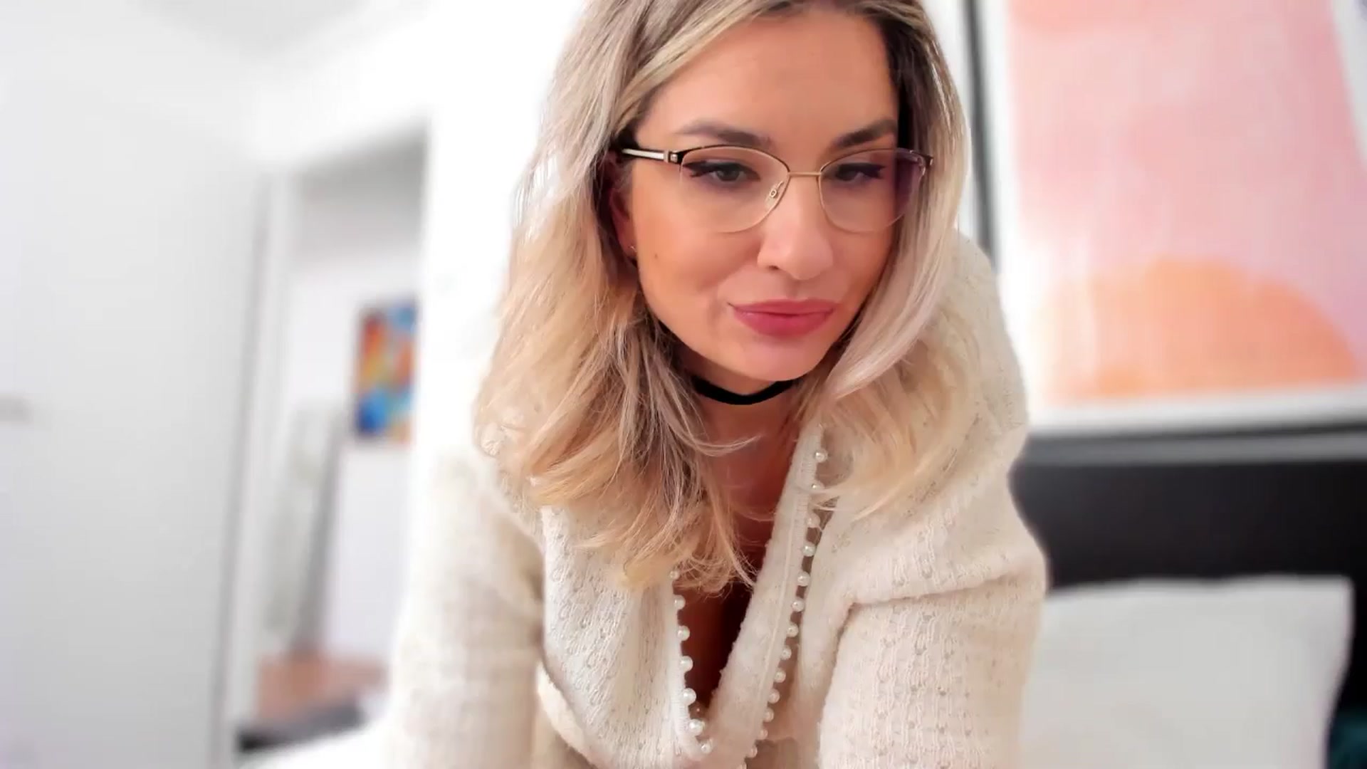 Gallery image thumbnail from AlyMiss's myfreecams stream on, 01/14/2026, 11:36 image 9 of 20