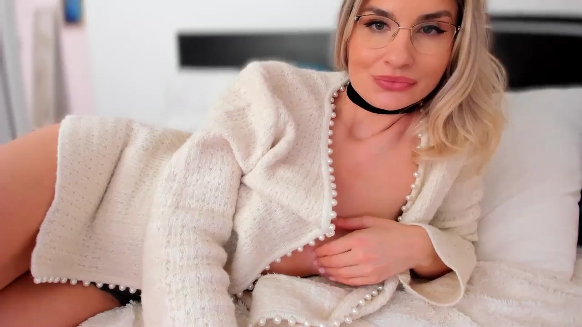Gallery image thumbnail from AlyMiss's myfreecams stream on, 01/14/2026, 11:36 image 19 of 20