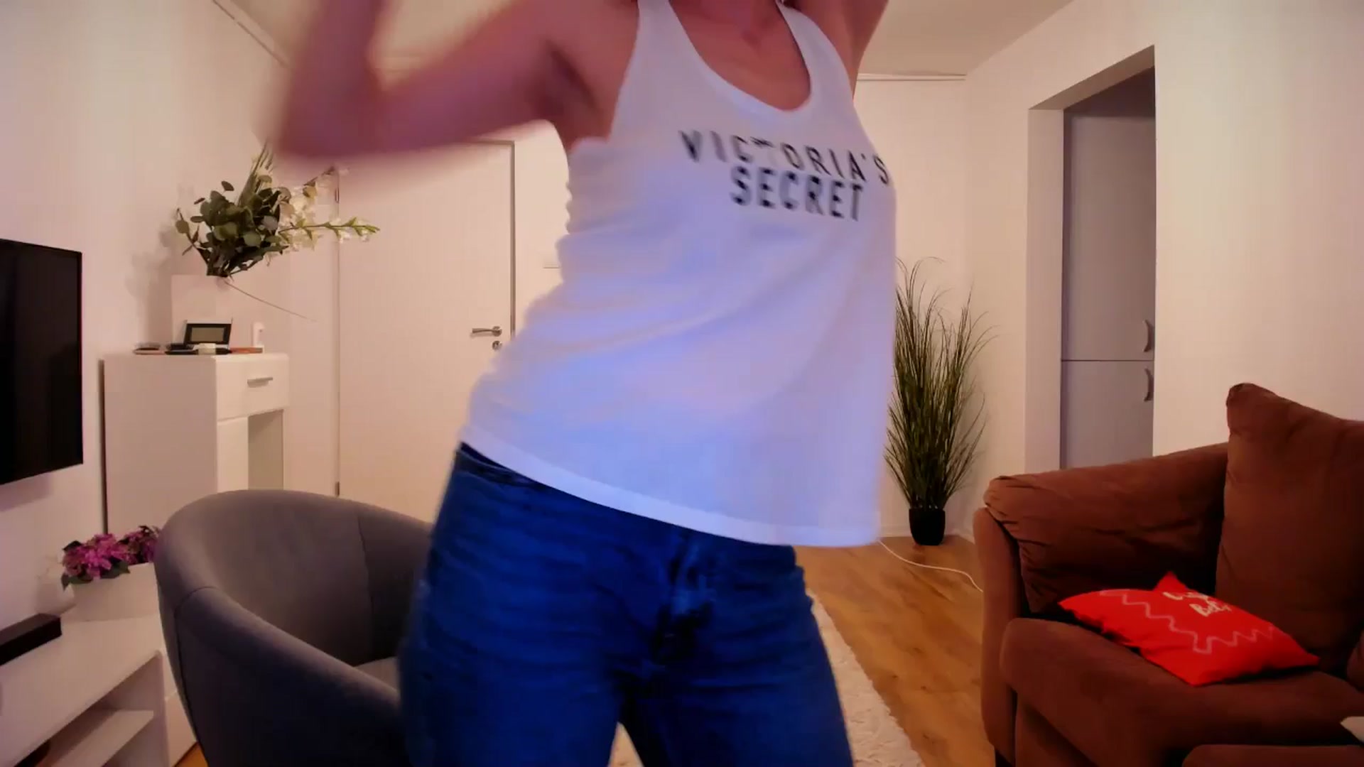 Gallery image thumbnail from AlyMiss's myfreecams stream on, 01/15/2026, 15:17 image 13 of 20