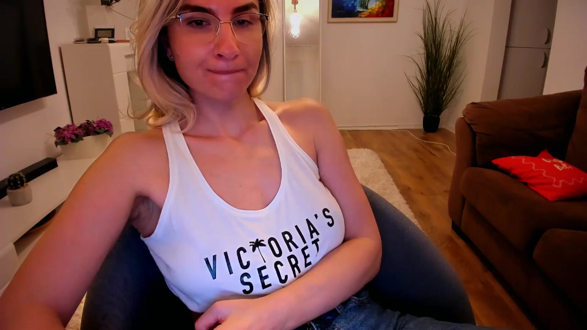 Gallery image thumbnail from AlyMiss's myfreecams stream on, 01/15/2026, 15:50 image 2 of 20