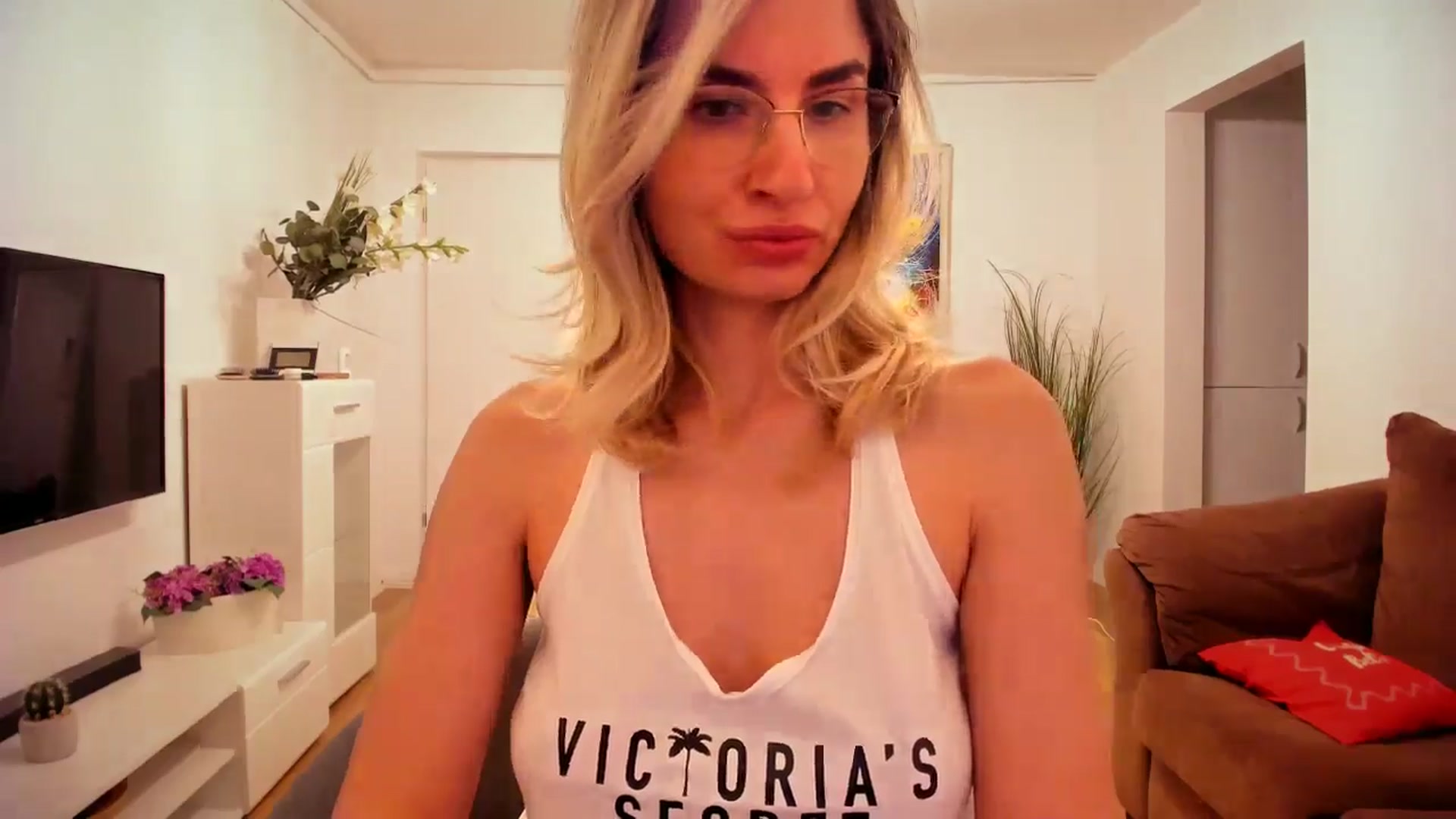 Gallery image thumbnail from AlyMiss's myfreecams stream on, 01/15/2026, 15:50 image 12 of 20