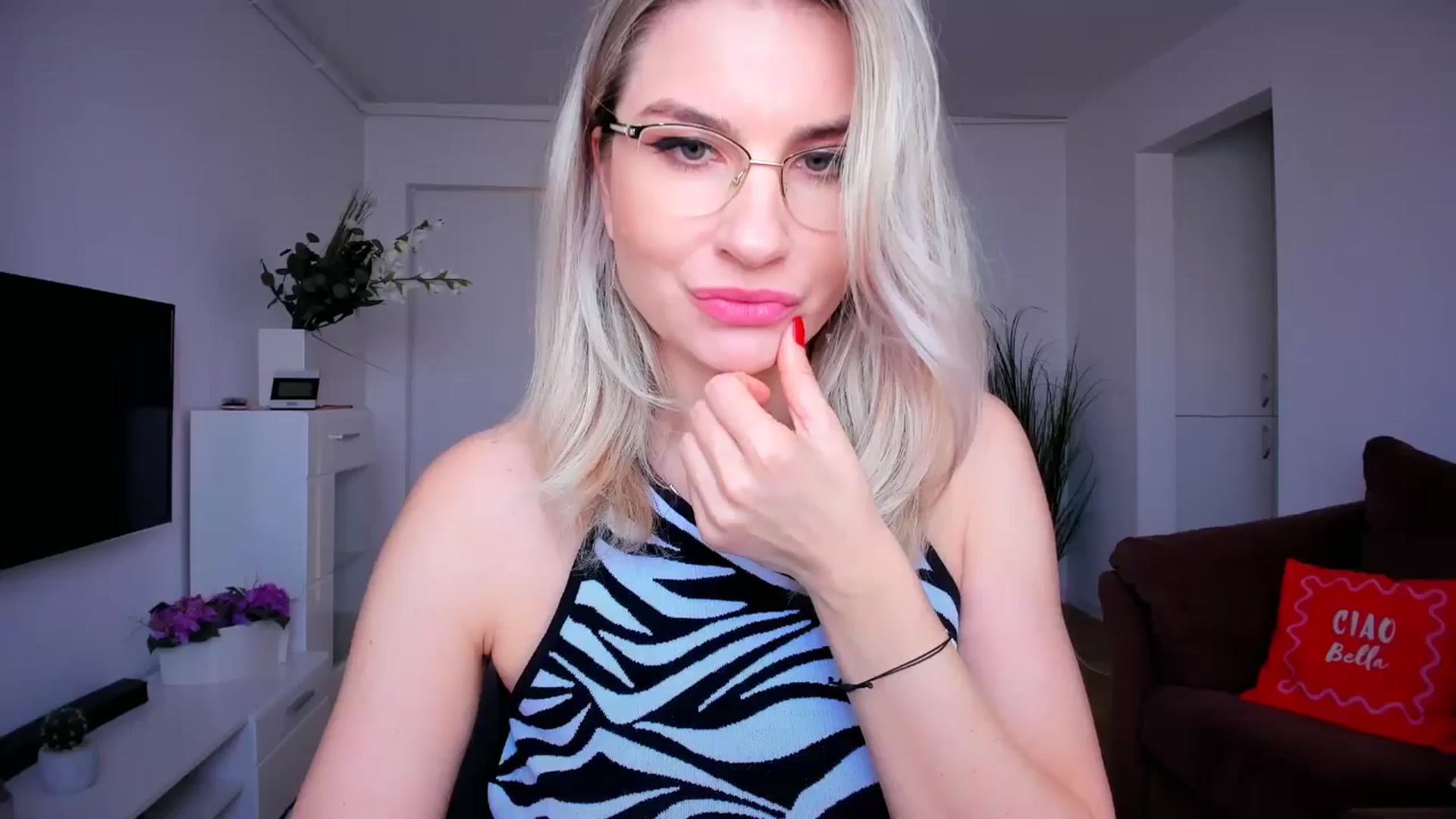 Gallery image thumbnail from AlyMiss's myfreecams stream on, 01/20/2026, 09:58 image 8 of 20