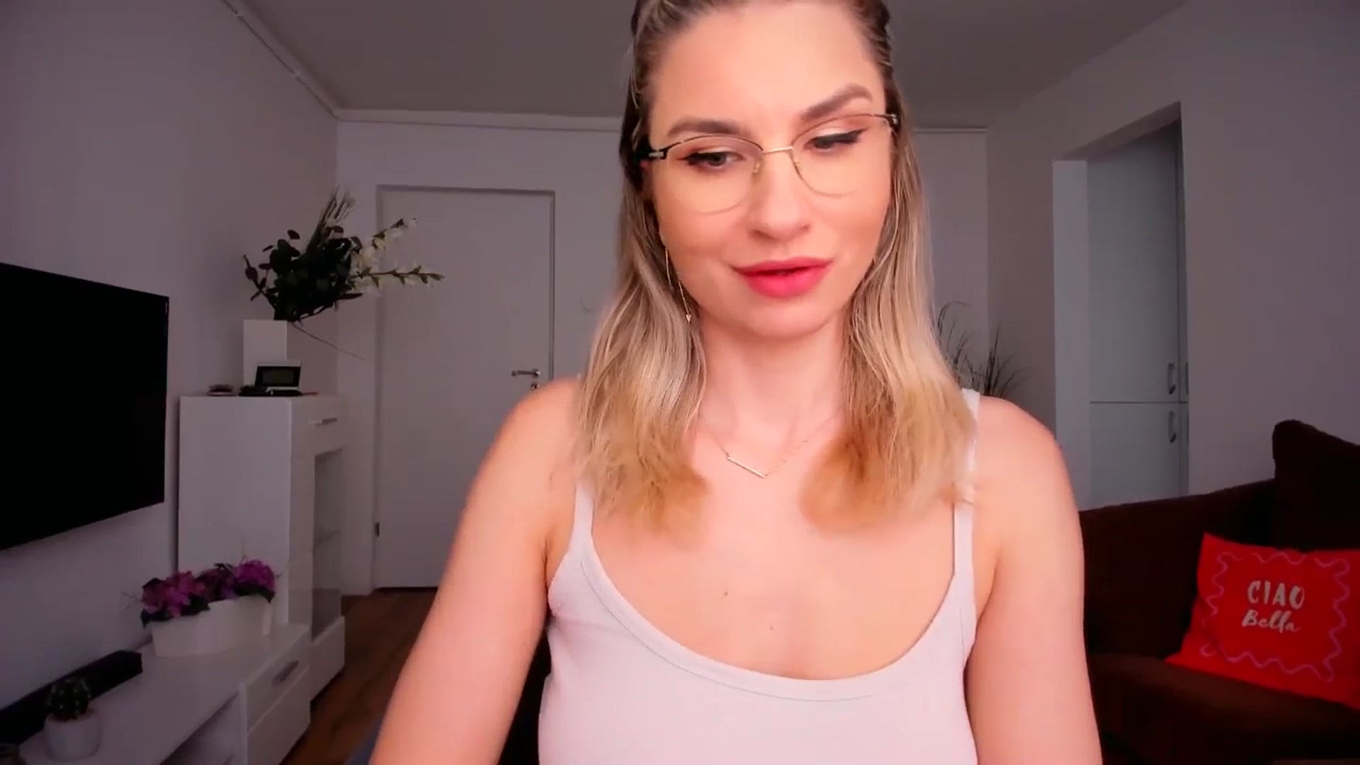 Gallery image thumbnail from AlyMiss's myfreecams stream on, 01/21/2026, 08:07 image 12 of 20