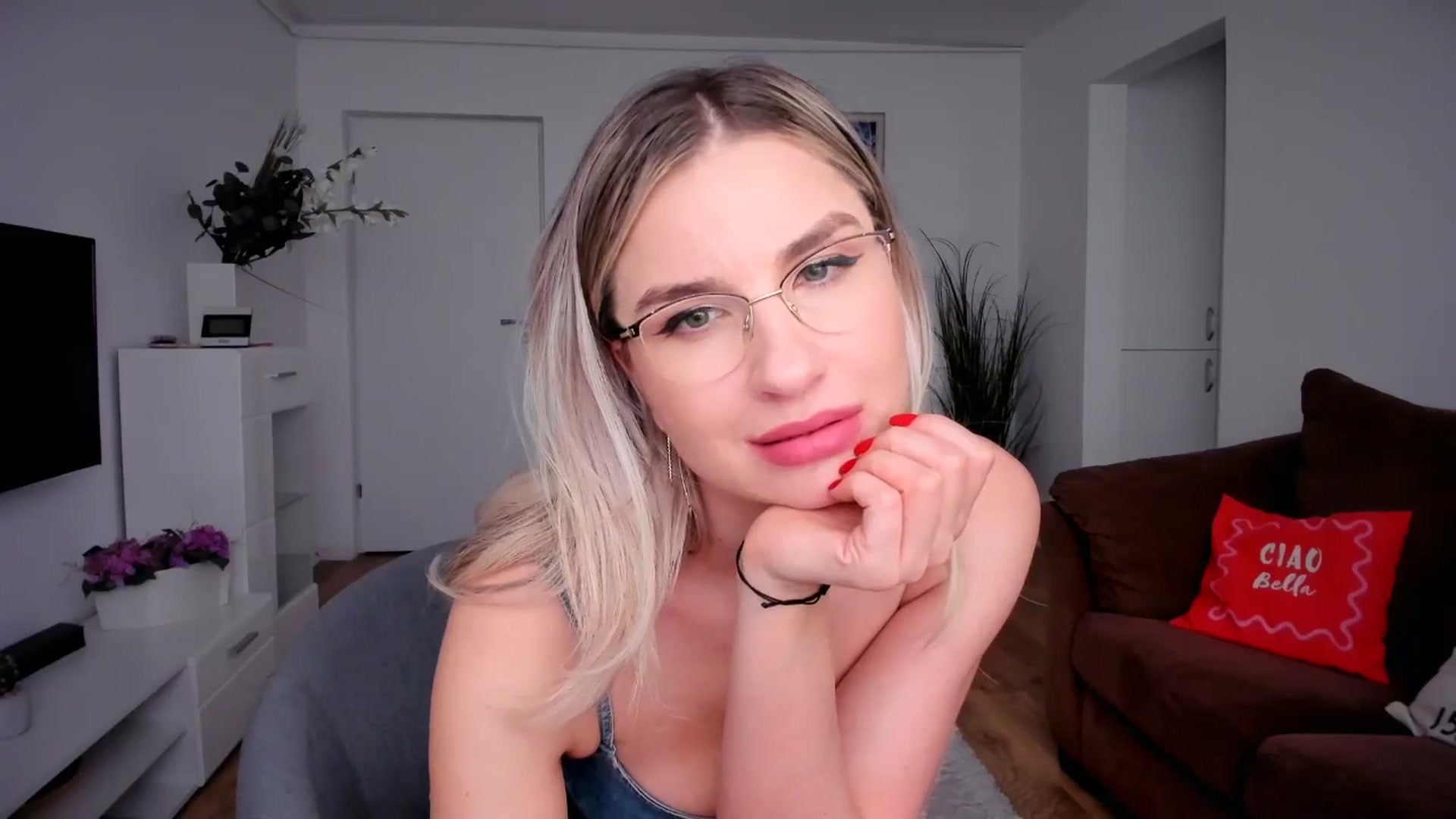 Gallery image thumbnail from AlyMiss's myfreecams stream on, 01/23/2026, 13:15 image 3 of 20
