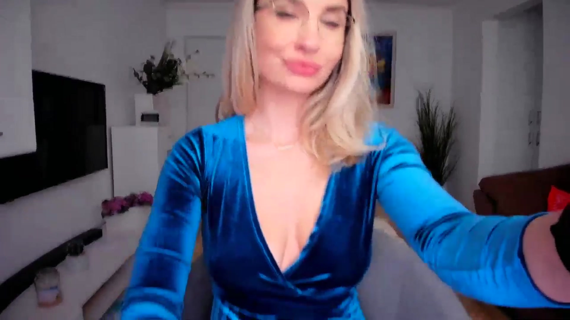 Gallery image thumbnail from AlyMiss's myfreecams stream on, 01/30/2026, 12:58 image 10 of 20