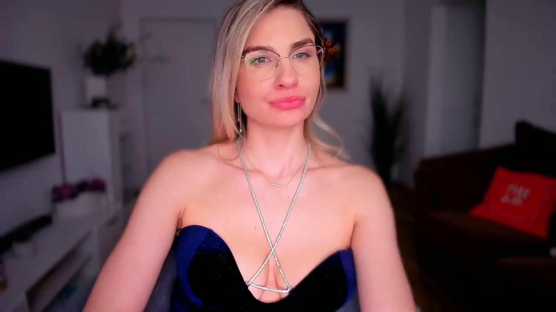 Gallery image thumbnail from AlyMiss's myfreecams stream on, 02/05/2026, 14:11 image 17 of 20