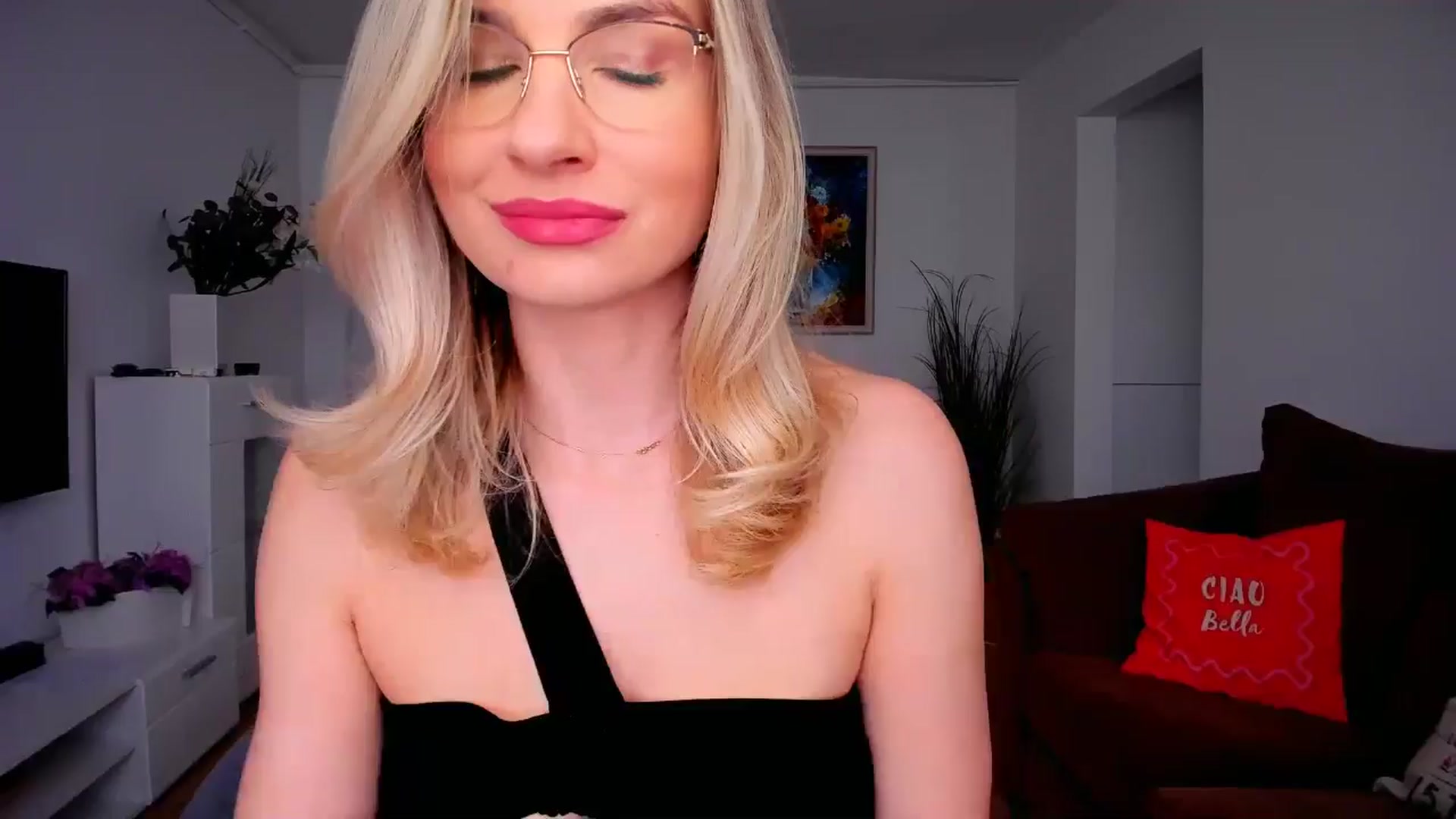 Gallery image thumbnail from AlyMiss's myfreecams stream on, 02/09/2026, 12:00 image 1 of 20