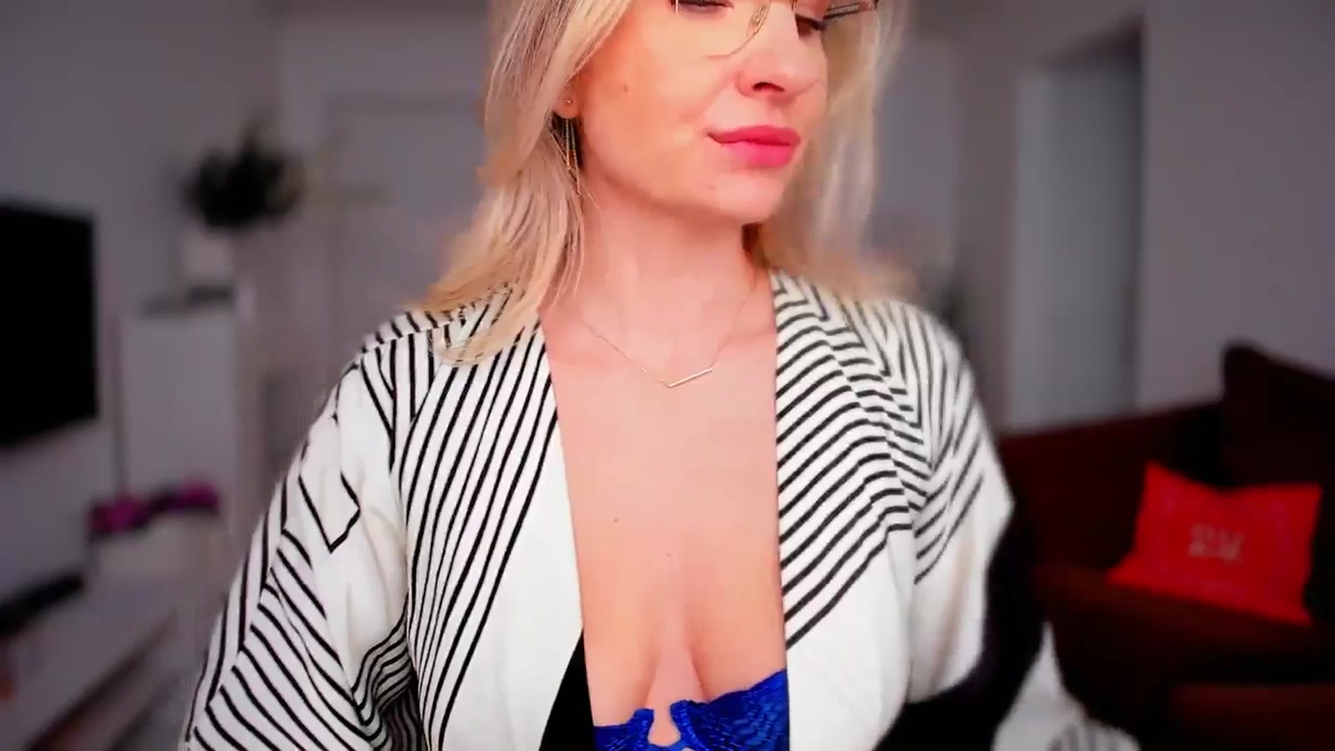 Gallery image thumbnail from AlyMiss's myfreecams stream on, 02/11/2026, 10:28 image 11 of 20