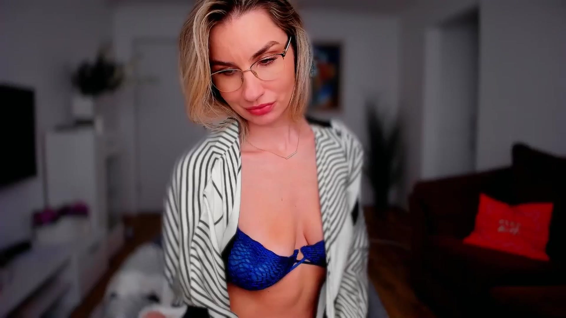 Gallery image thumbnail from AlyMiss's myfreecams stream on, 02/11/2026, 10:28 image 12 of 20