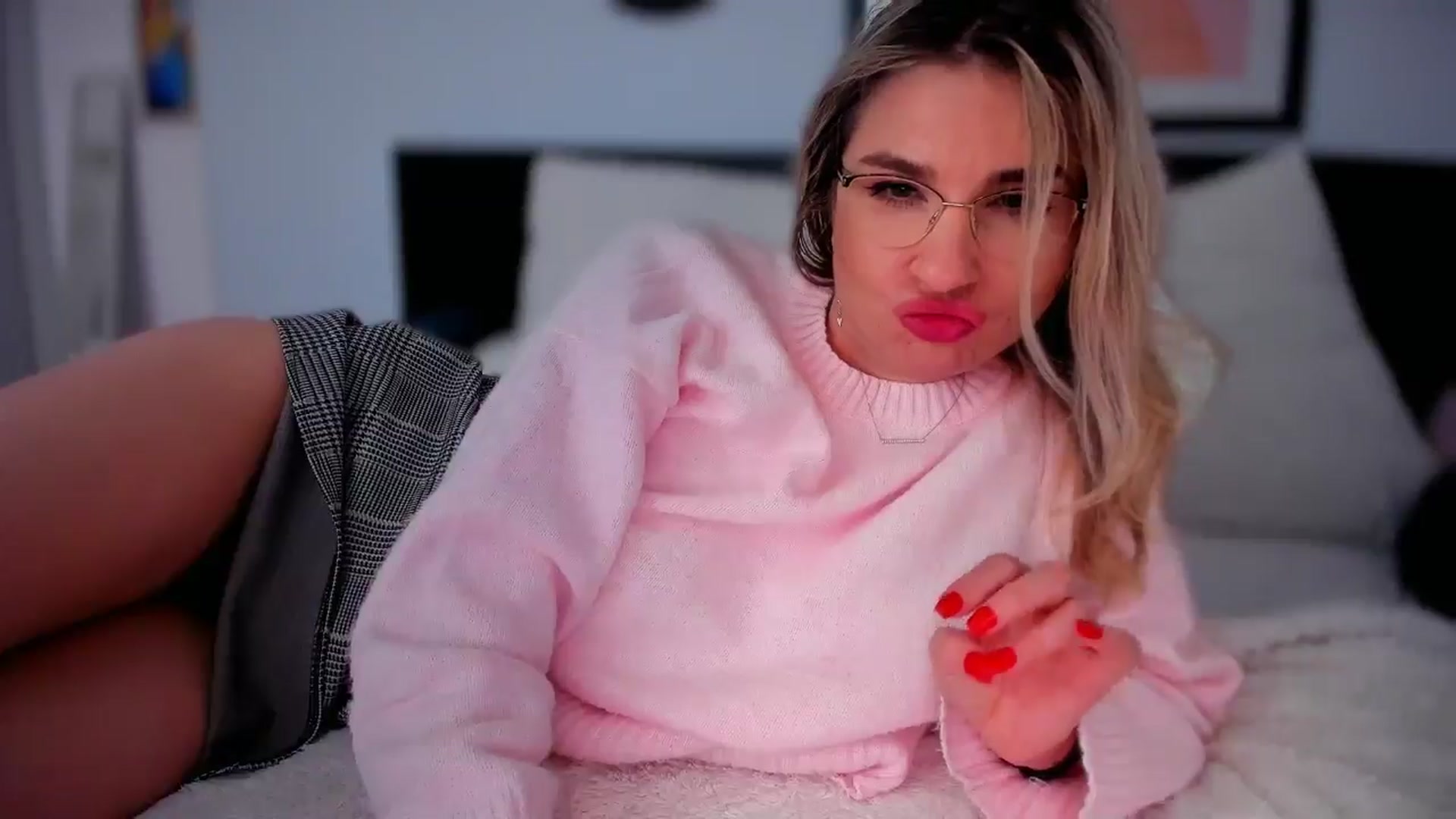 Gallery image thumbnail from AlyMiss's myfreecams stream on, 02/12/2026, 14:42 image 6 of 20