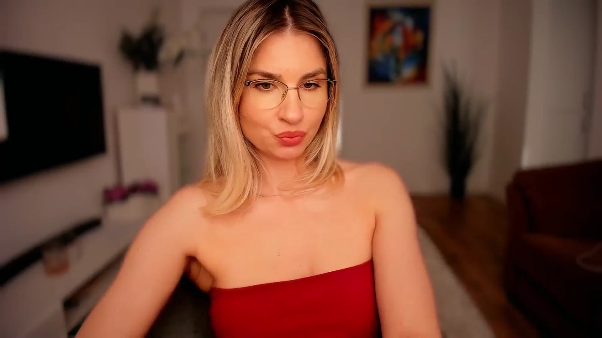 Gallery image thumbnail from AlyMiss's myfreecams stream on, 03/04/2026, 15:01 image 9 of 20