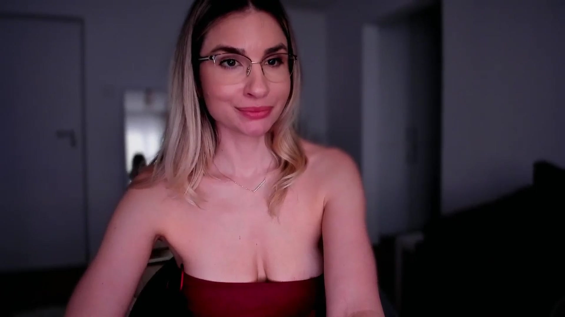 Gallery image thumbnail from AlyMiss's myfreecams stream on, 03/04/2026, 16:03 image 16 of 20