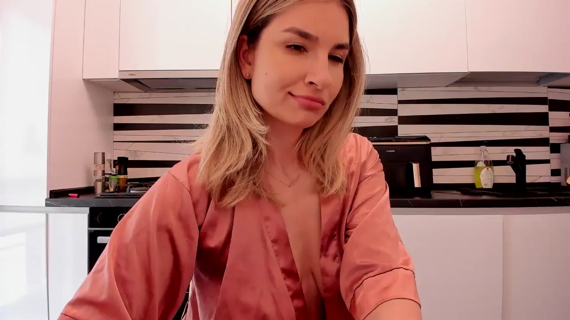 Gallery image thumbnail from AlyMiss's myfreecams stream on, 03/12/2026, 10:46 image 16 of 20