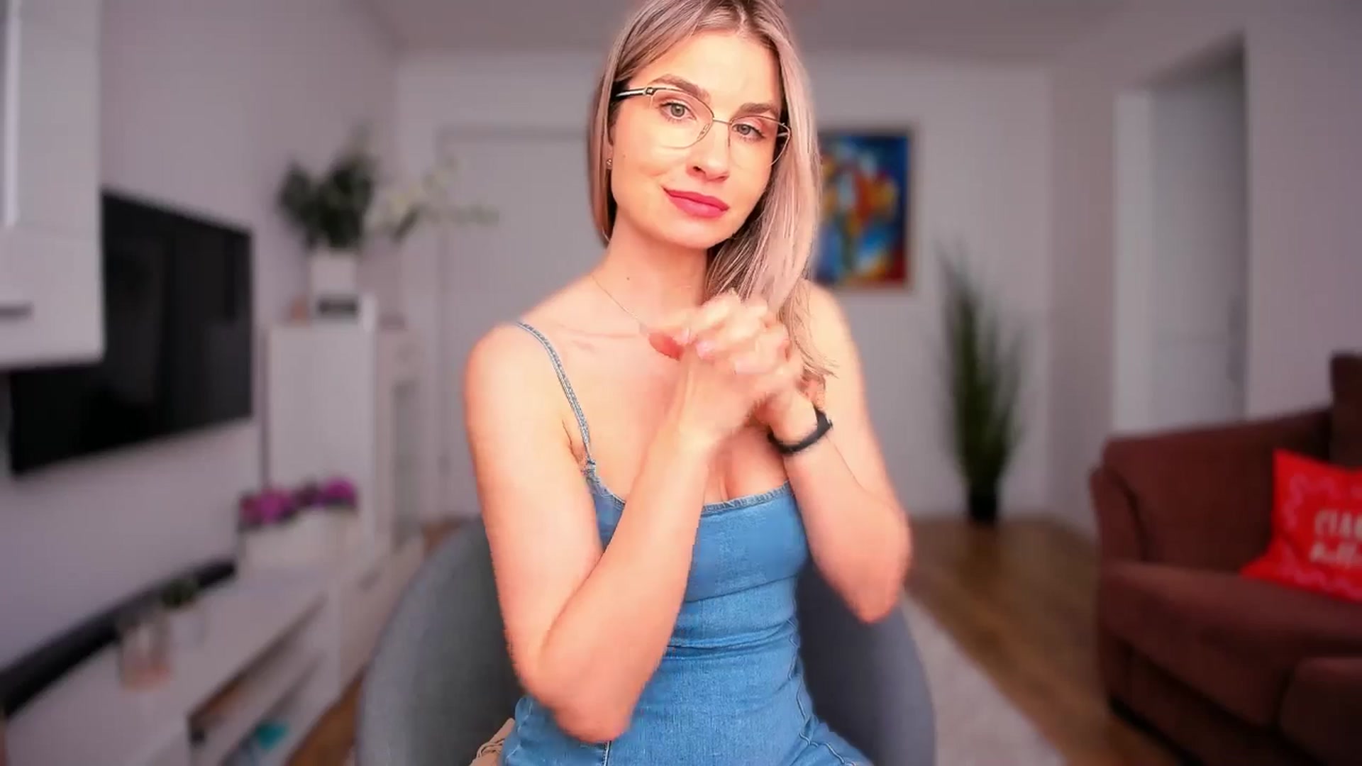 Gallery image thumbnail from AlyMiss's myfreecams stream on, 04/03/2026, 14:13 image 8 of 20